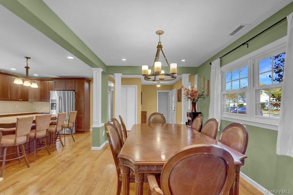 #4 photo, 25 Sterling Place, Malverne , NY 11565