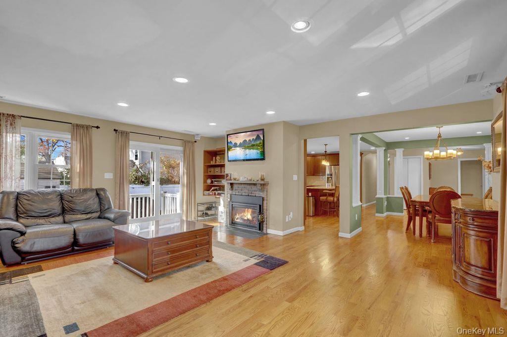 #7 photo, 25 Sterling Place, Malverne , NY 11565