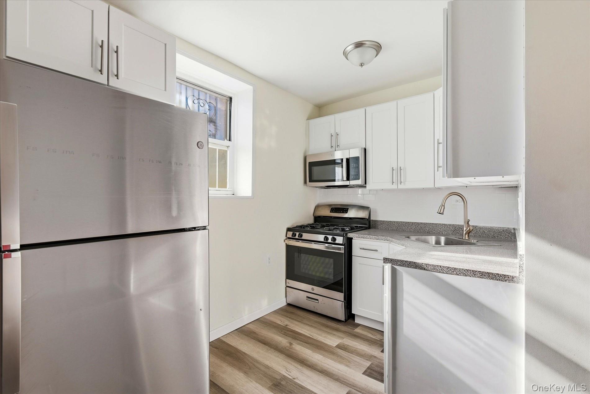 #6 photo, 60-11 Broadway, Woodside , NY 11377