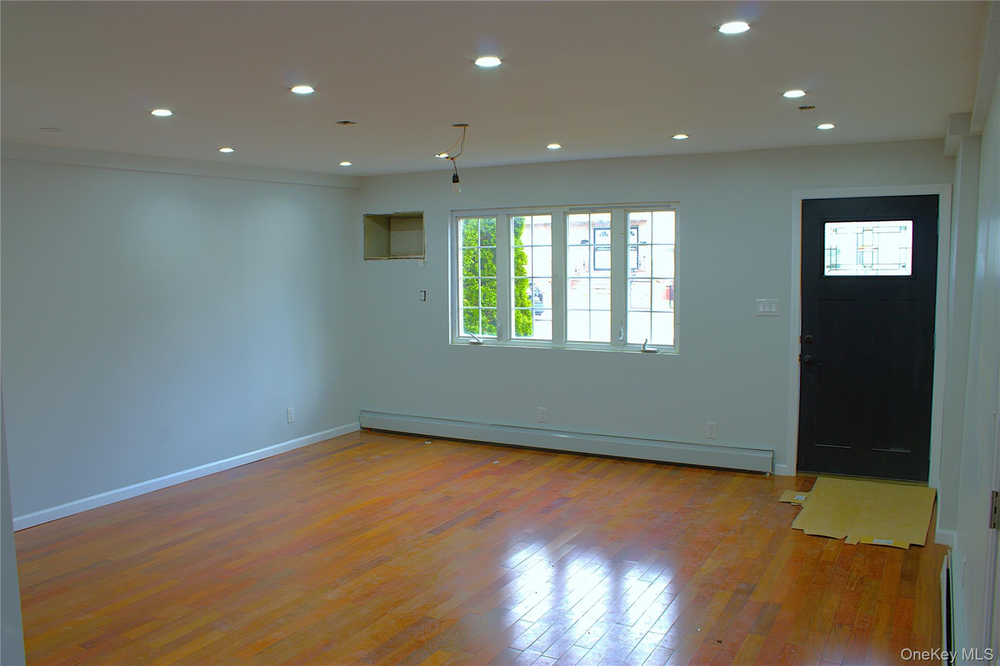 #4 photo, 143-14 222nd st, كوينز Springfield Gardens , NY 11413