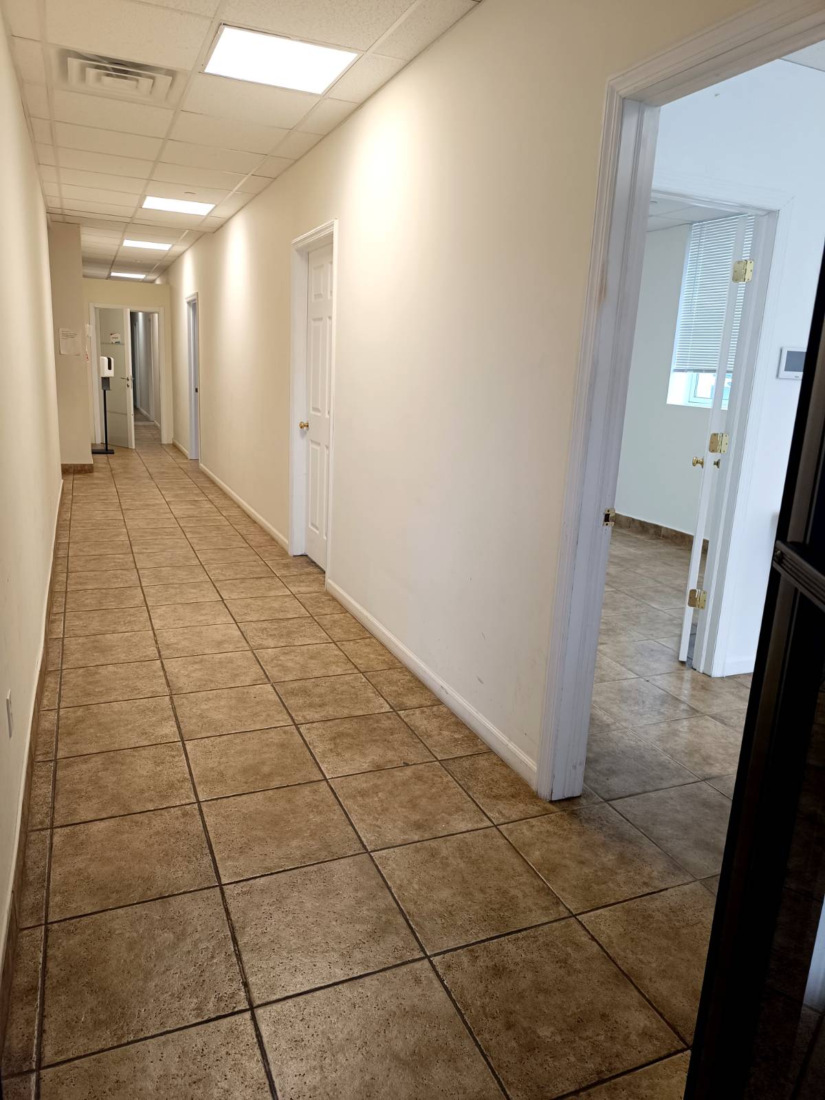 #4 photo, 1864 Clove Road, Staten Island , NY 10304