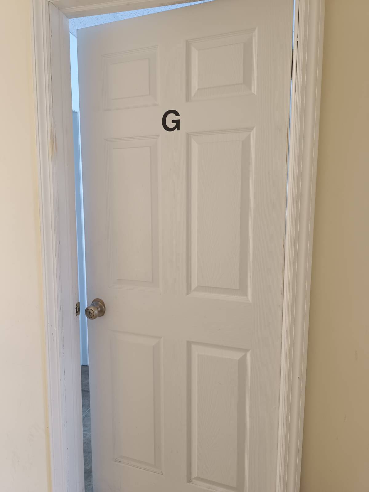 #5 photo, 1864 Clove Road, Staten Island , NY 10304