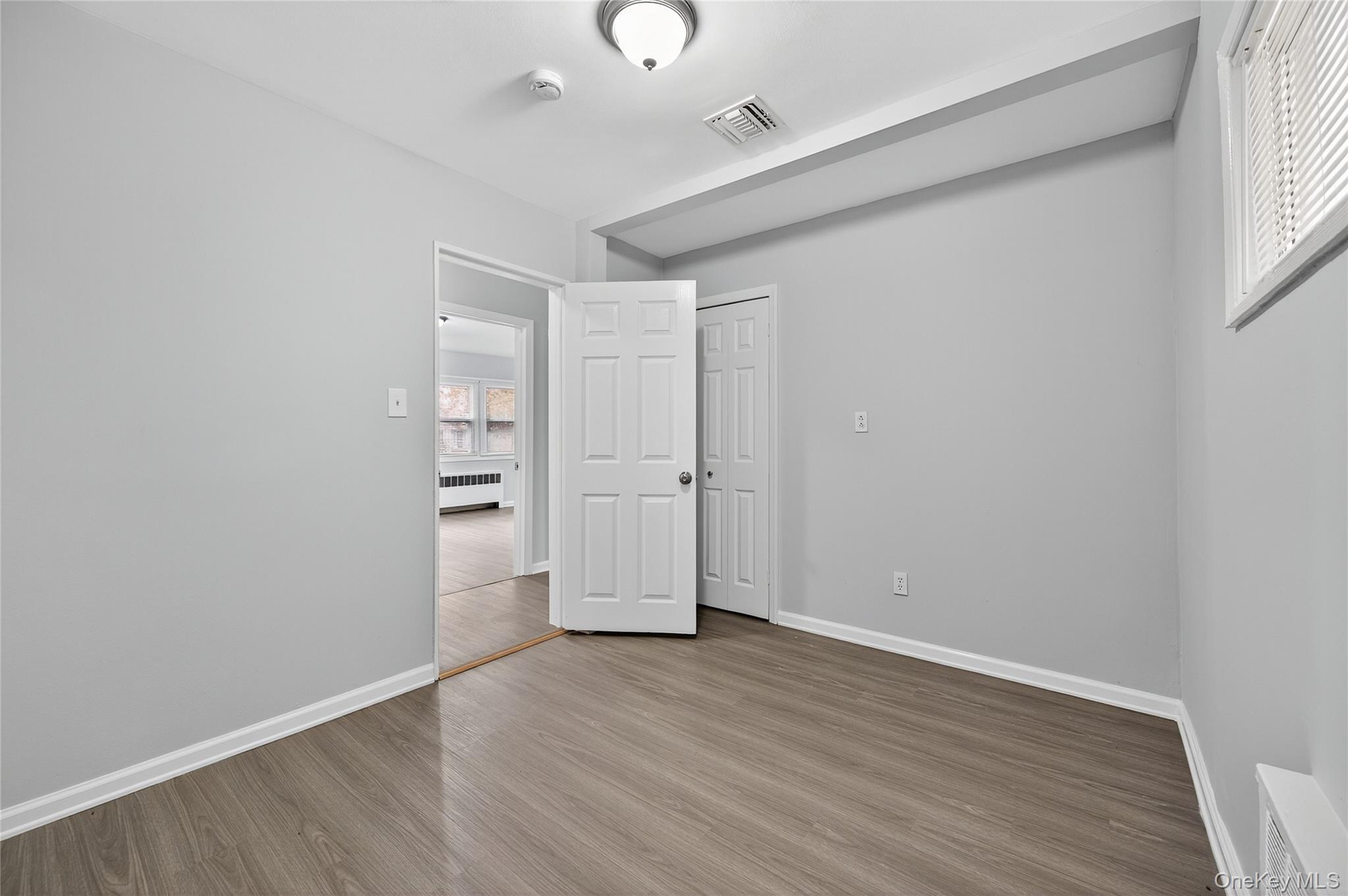 #11 photo, 552 Old Country Road, Plainview , NY 11803