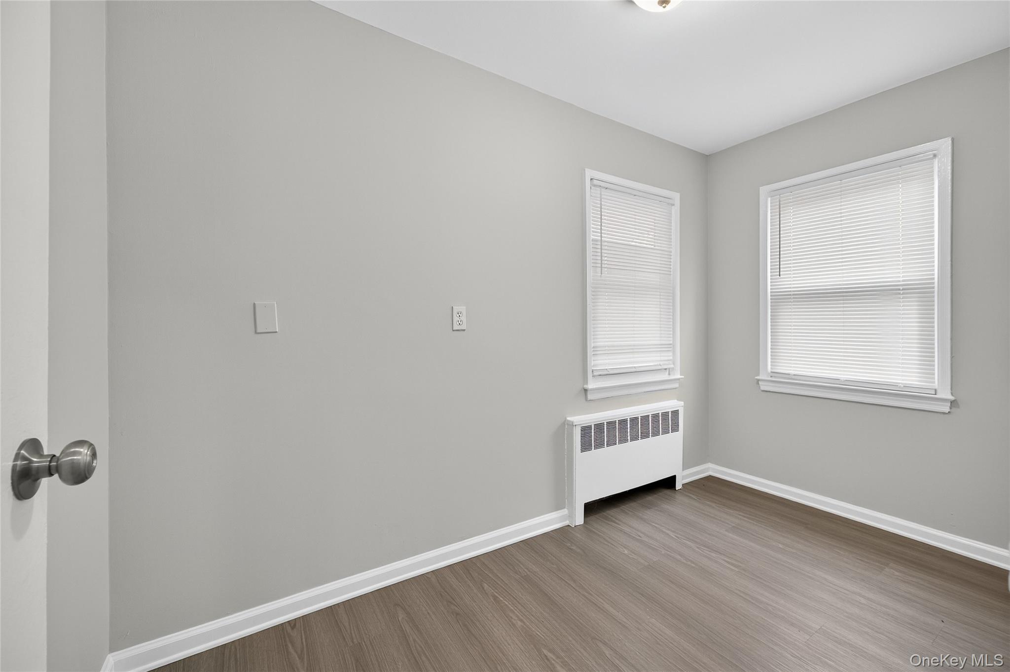 #12 photo, 552 Old Country Road, Plainview , NY 11803