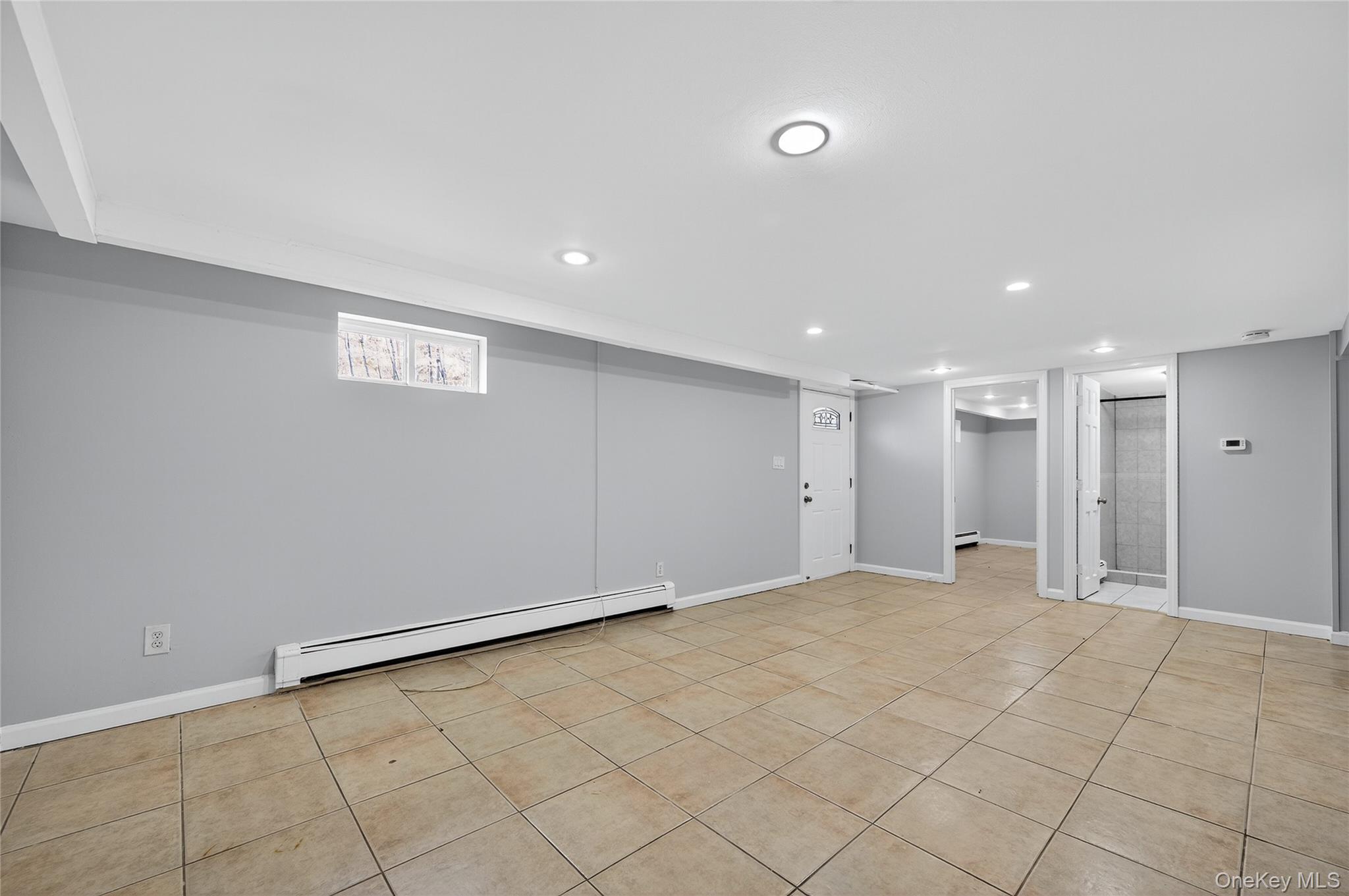 #19 photo, 552 Old Country Road, Plainview , NY 11803