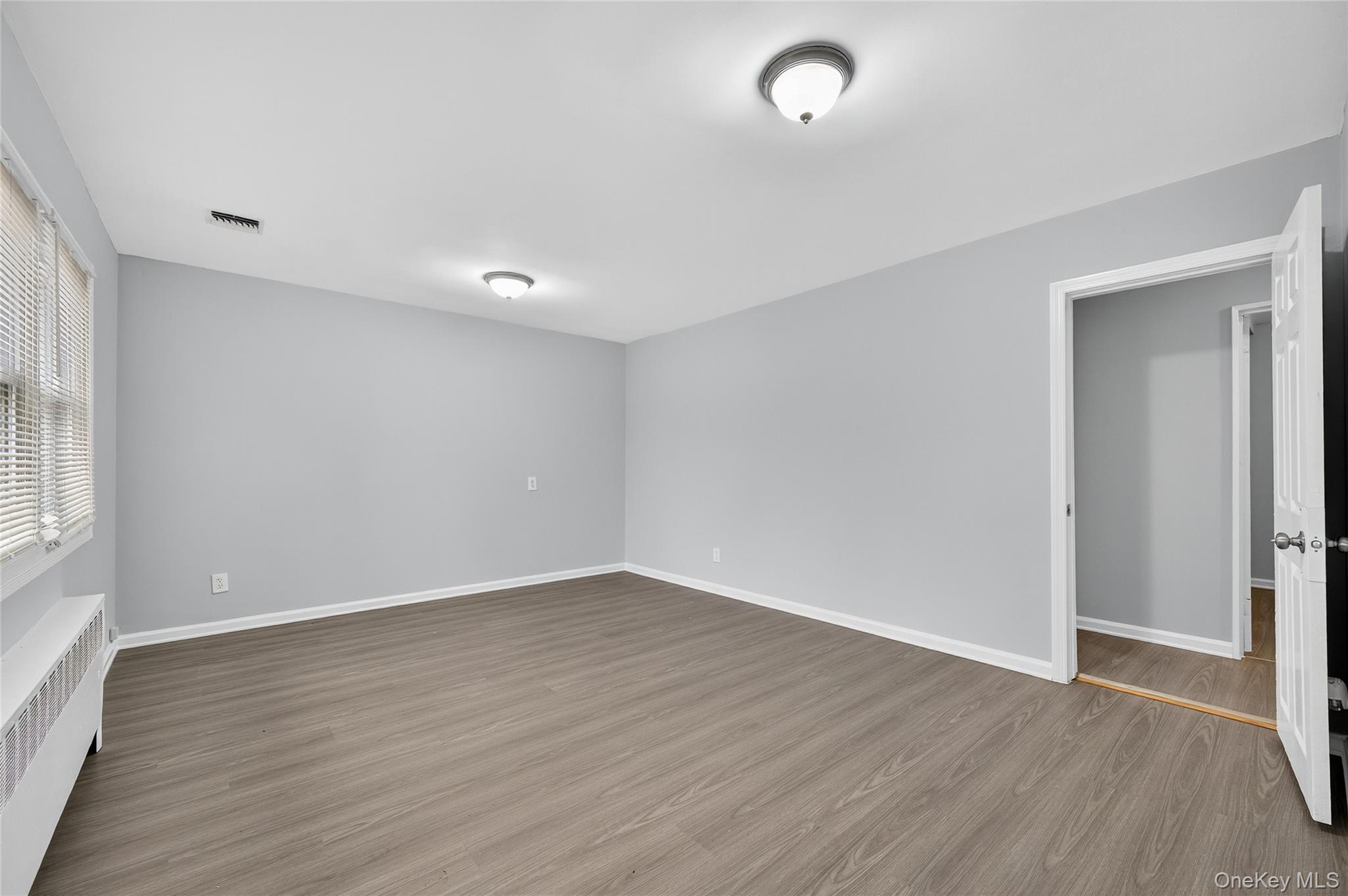 #2 photo, 552 Old Country Road, Plainview , NY 11803