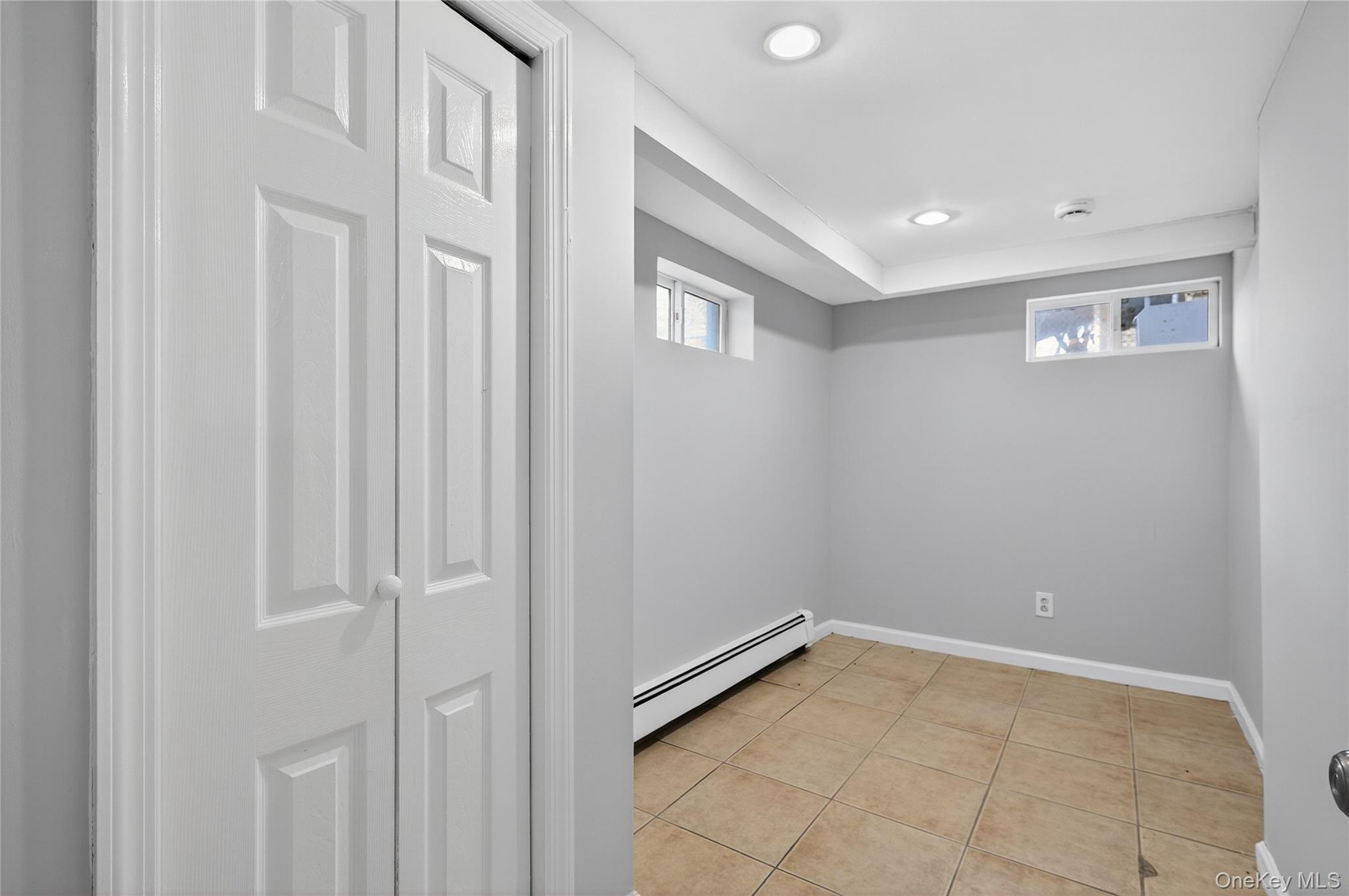 #20 photo, 552 Old Country Road, Plainview , NY 11803