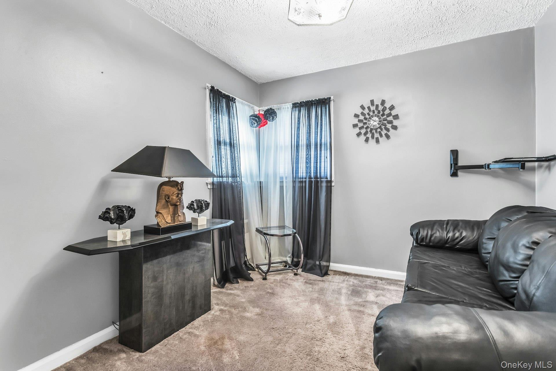 #11 photo, 946 Bard Road, Westbury , NY 11590