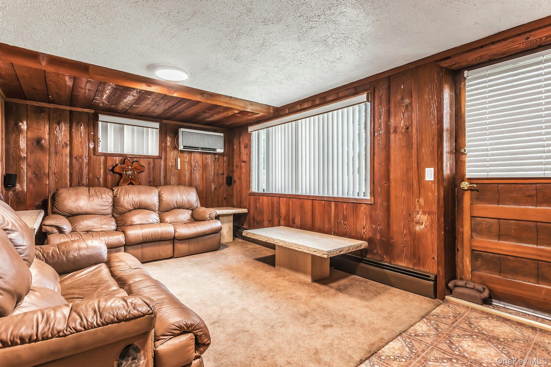 #13 photo, 946 Bard Road, Westbury , NY 11590