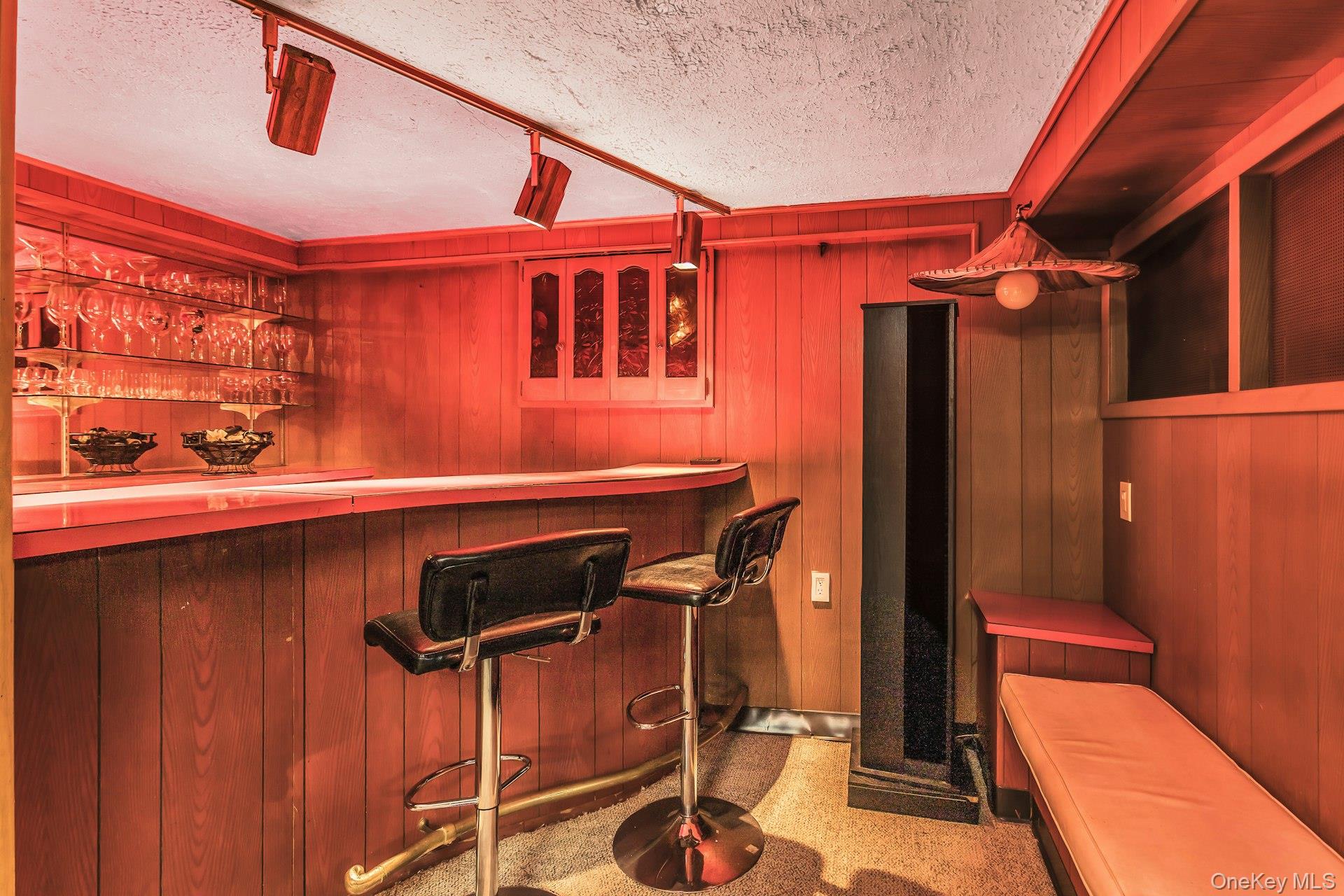 #15 photo, 946 Bard Road, Westbury , NY 11590