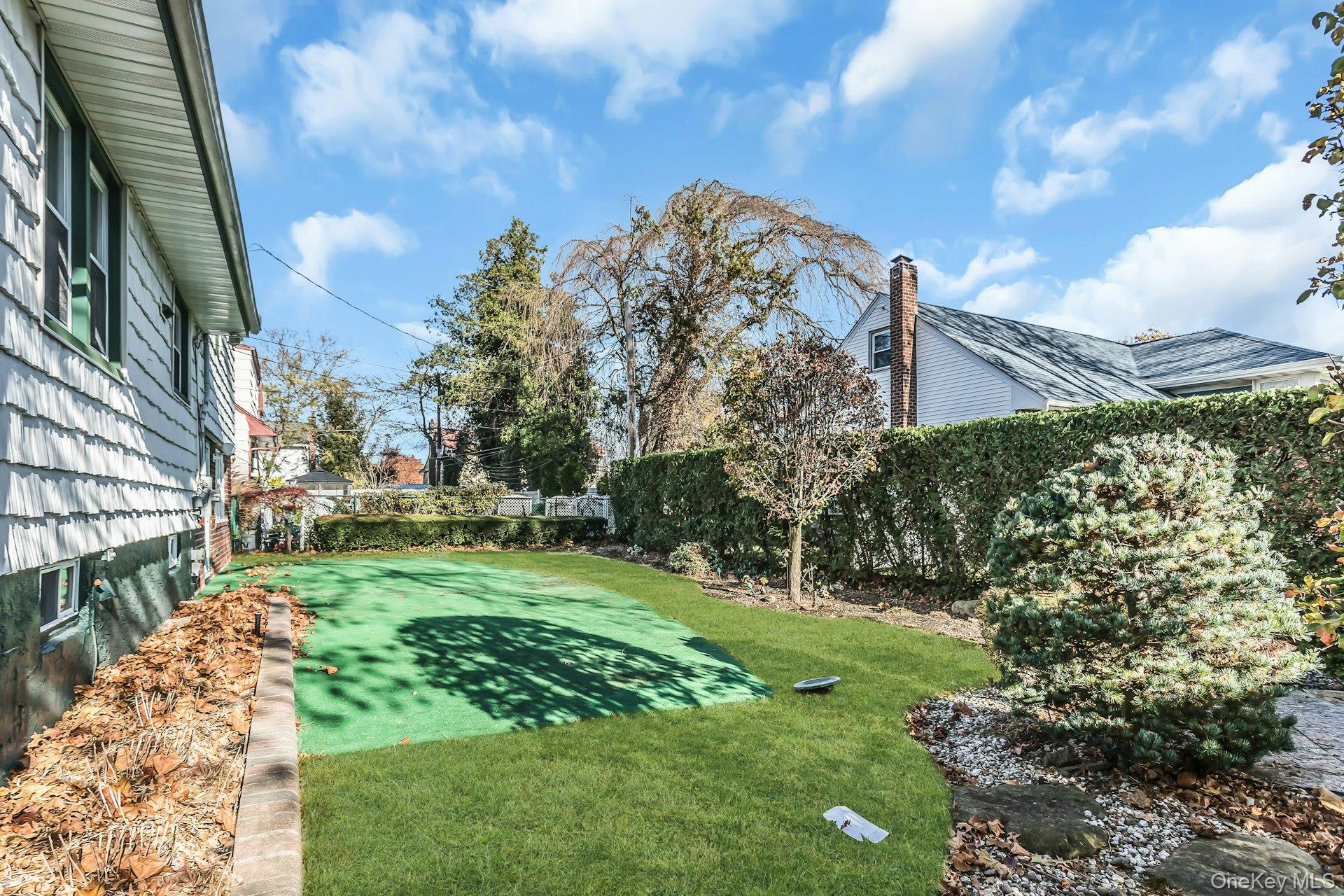 #17 photo, 946 Bard Road, Westbury , NY 11590