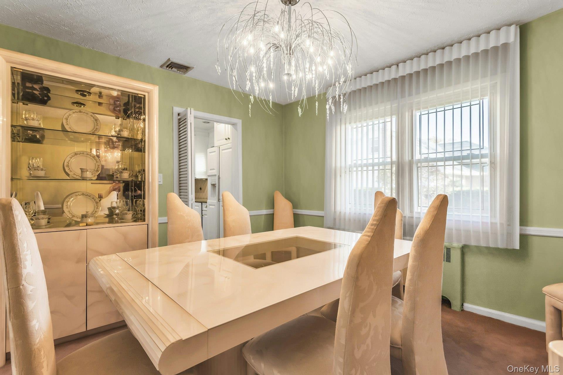 #5 photo, 946 Bard Road, Westbury , NY 11590