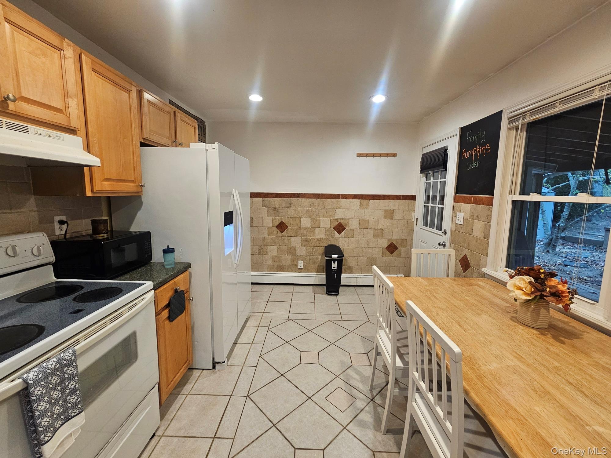 #4 photo, 11 Edgewood Avenue, サフォーク郡 Farmingville , NY 11738