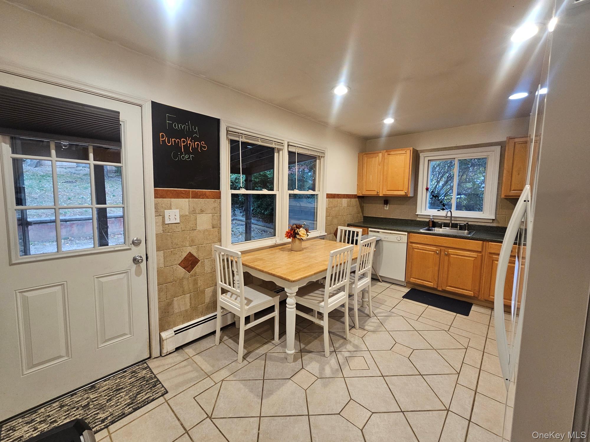 #6 photo, 11 Edgewood Avenue, サフォーク郡 Farmingville , NY 11738