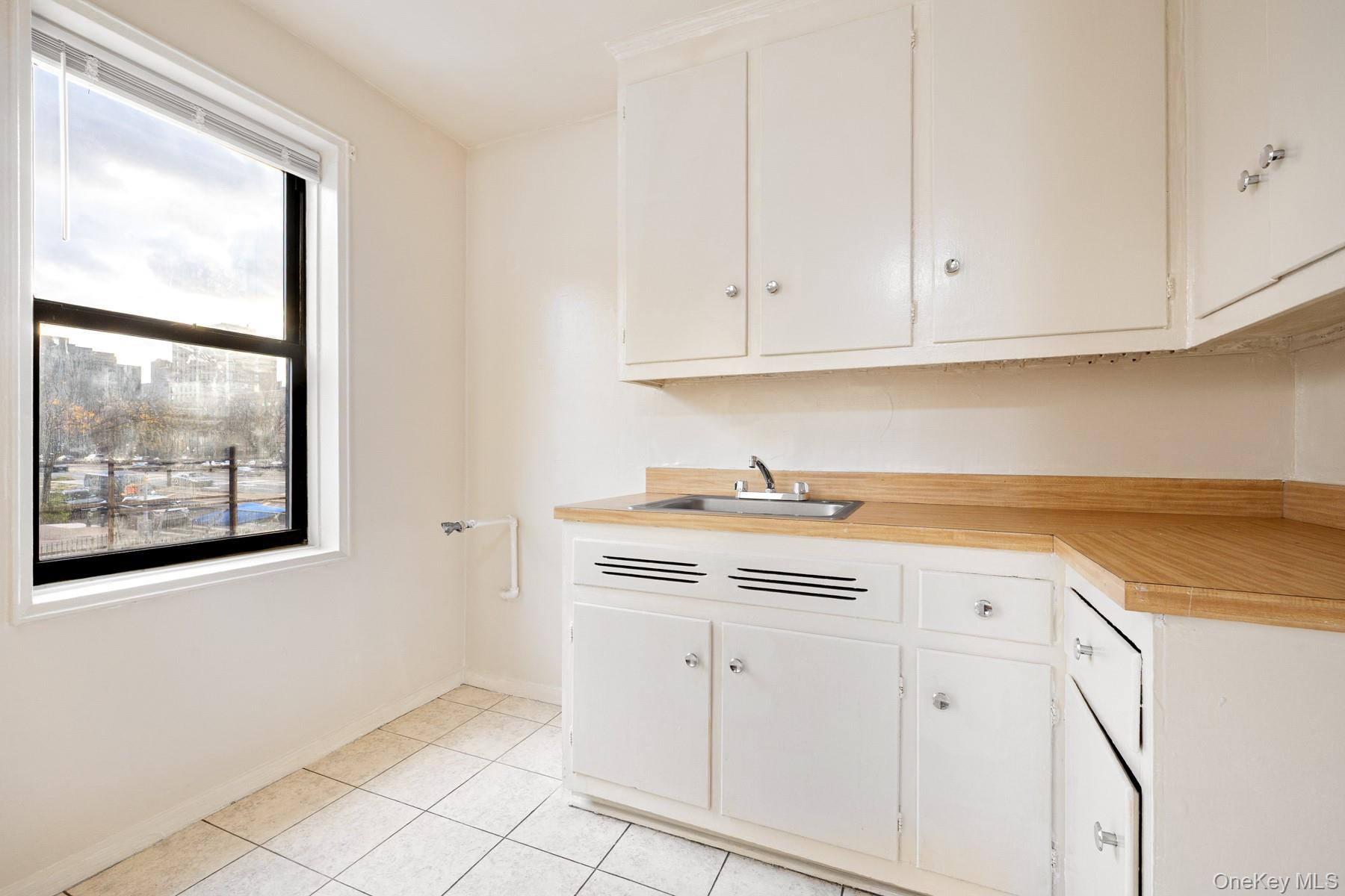 #10 photo, 3130 Grand Concourse, Bronx , NY 10458