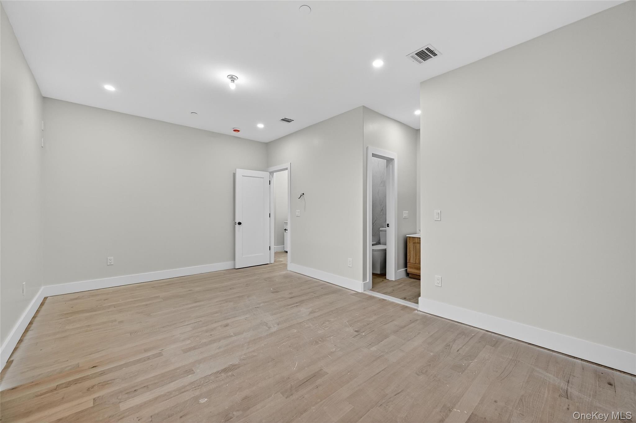 #18 photo, 6 Milla Lane, Spring Valley , NY 10977