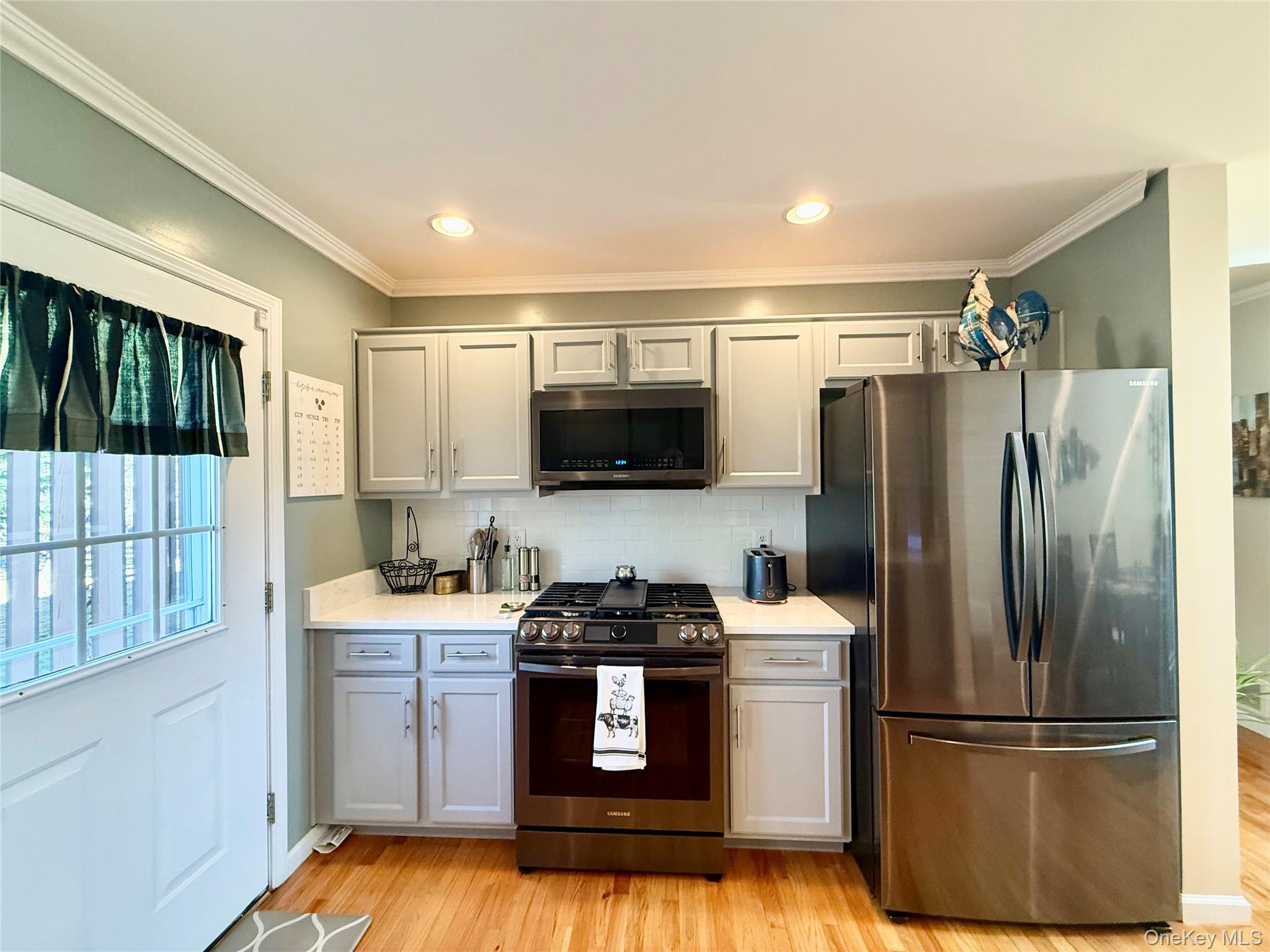 #3 photo, 142 Pinebrook Drive, Hyde Park , NY 12538