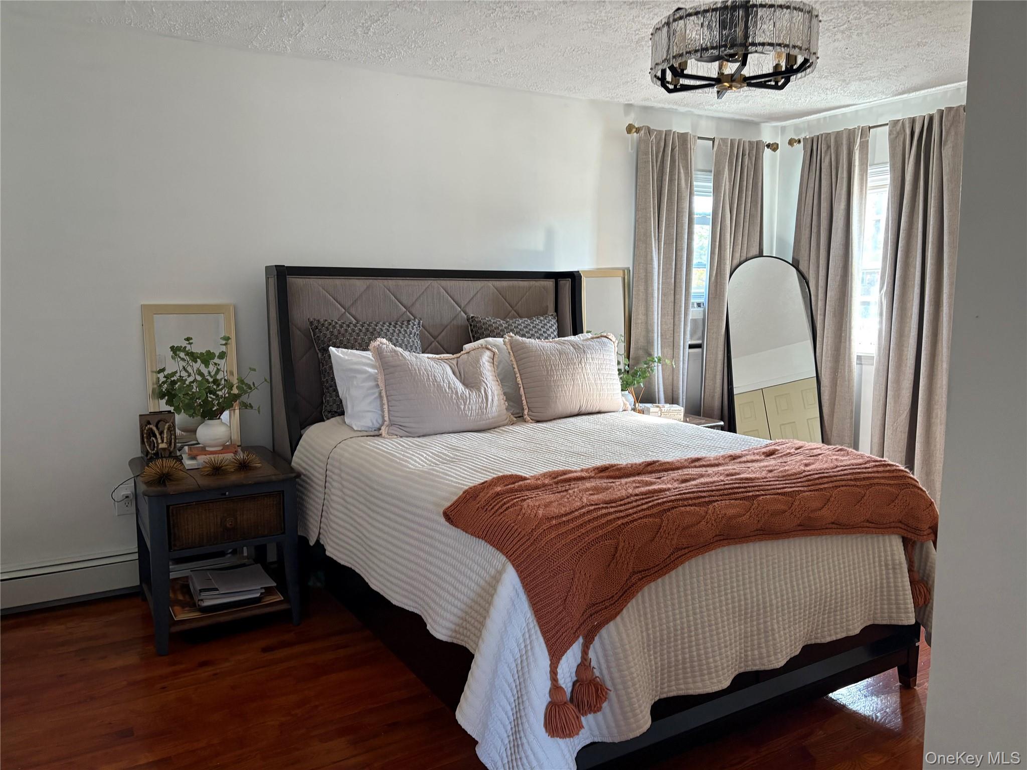 #15 photo, 648 Molloy Street, Copiague , NY 11726