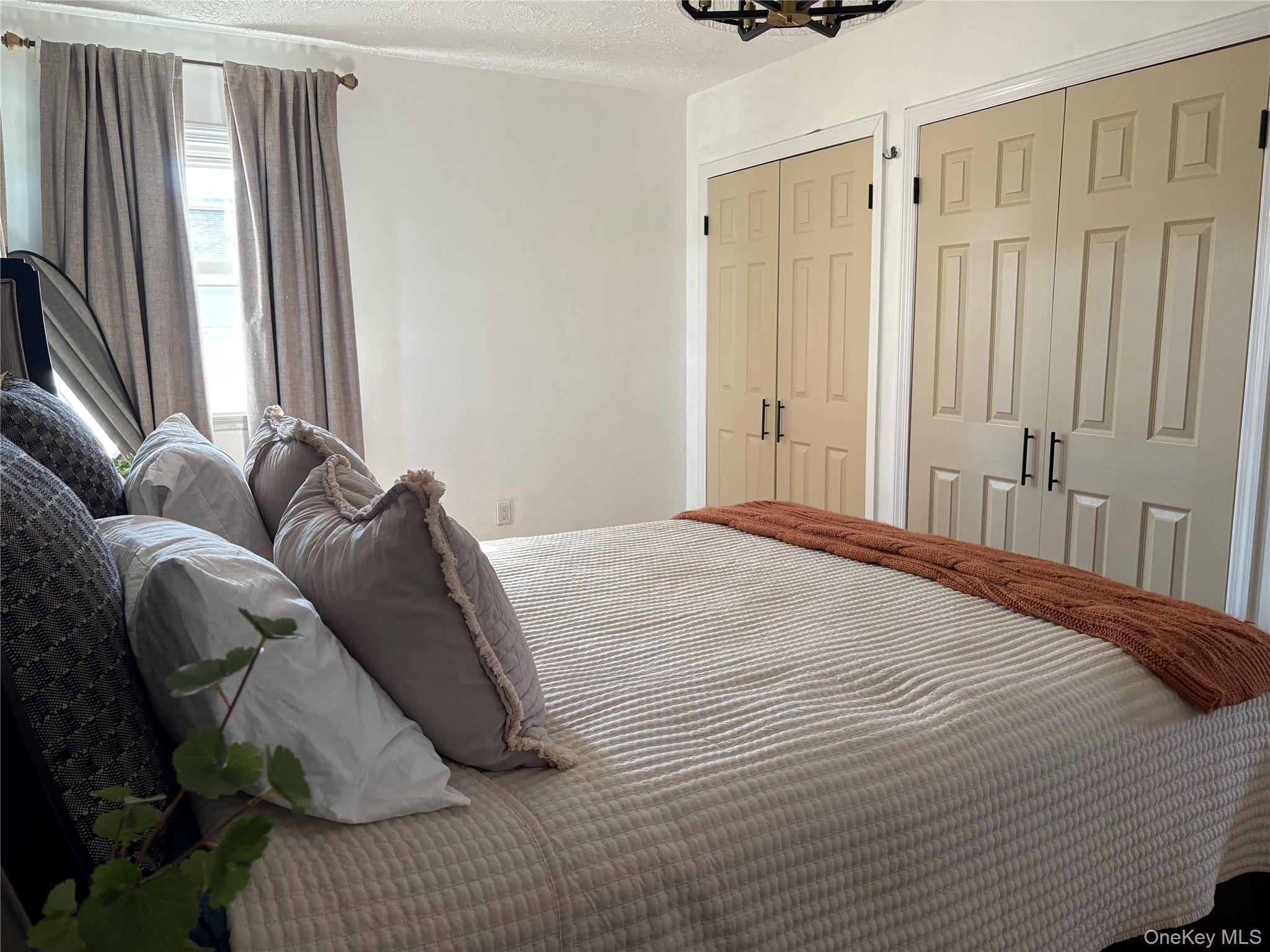 #16 photo, 648 Molloy Street, Copiague , NY 11726