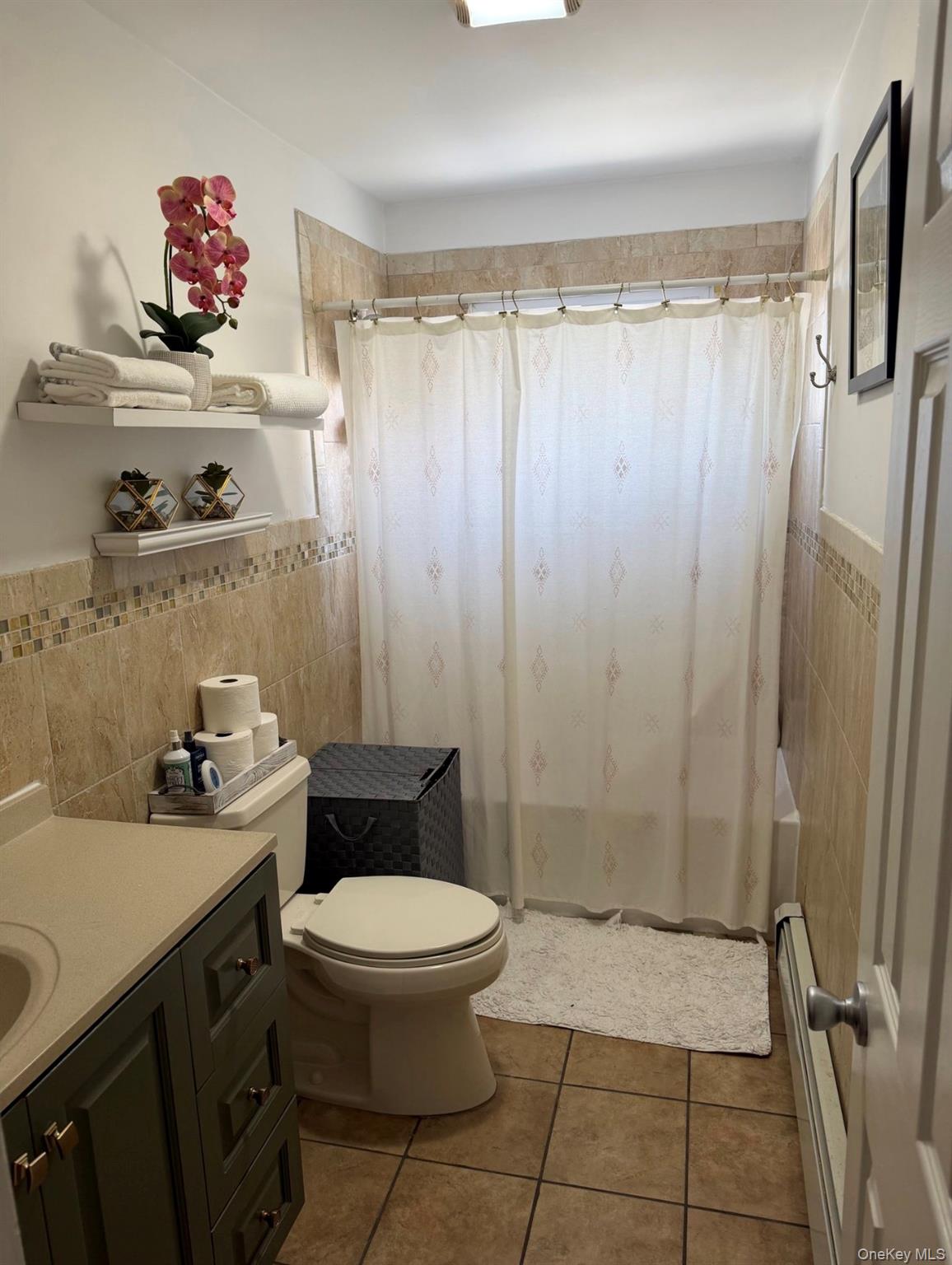 #19 photo, 648 Molloy Street, Copiague , NY 11726