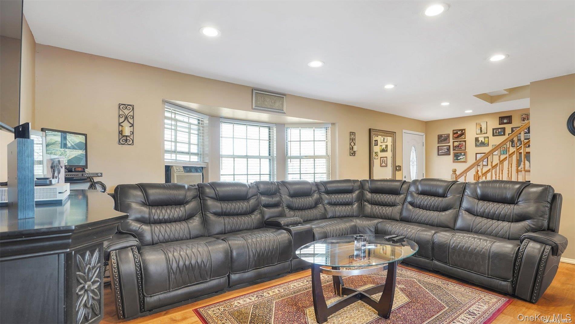 #11 photo, 10 Maria Court, サフォーク郡 Holbrook , NY 11741