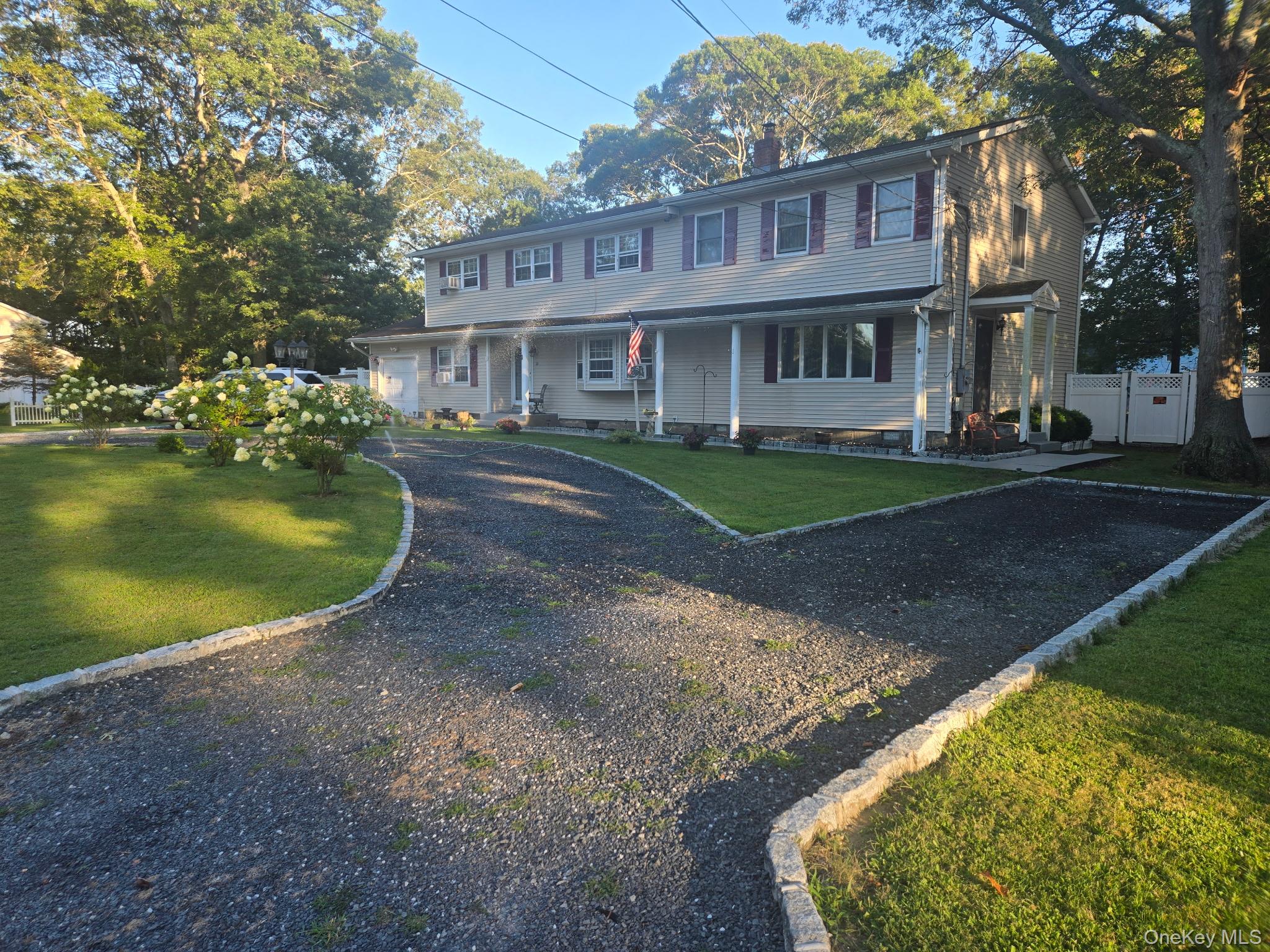 #2 photo, 10 Maria Court, サフォーク郡 Holbrook , NY 11741