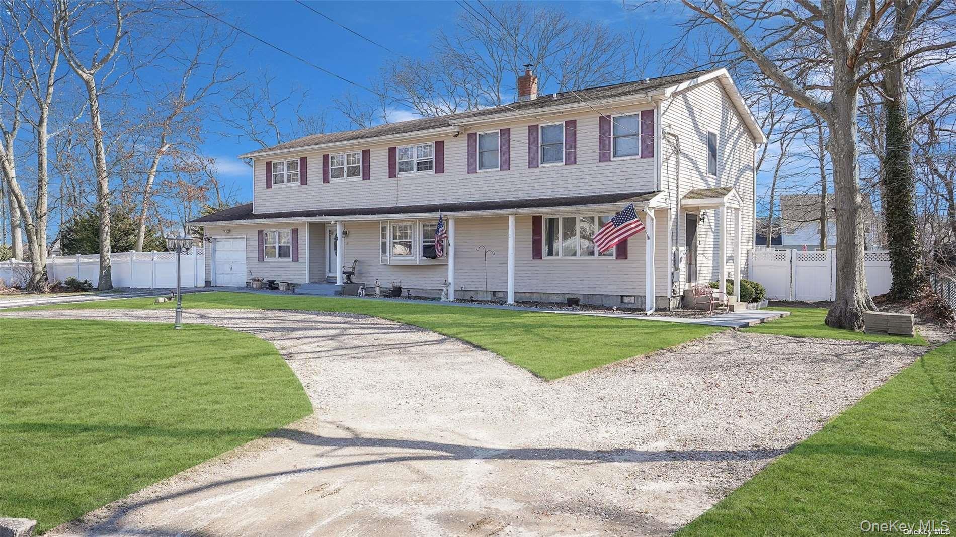 #4 photo, 10 Maria Court, サフォーク郡 Holbrook , NY 11741