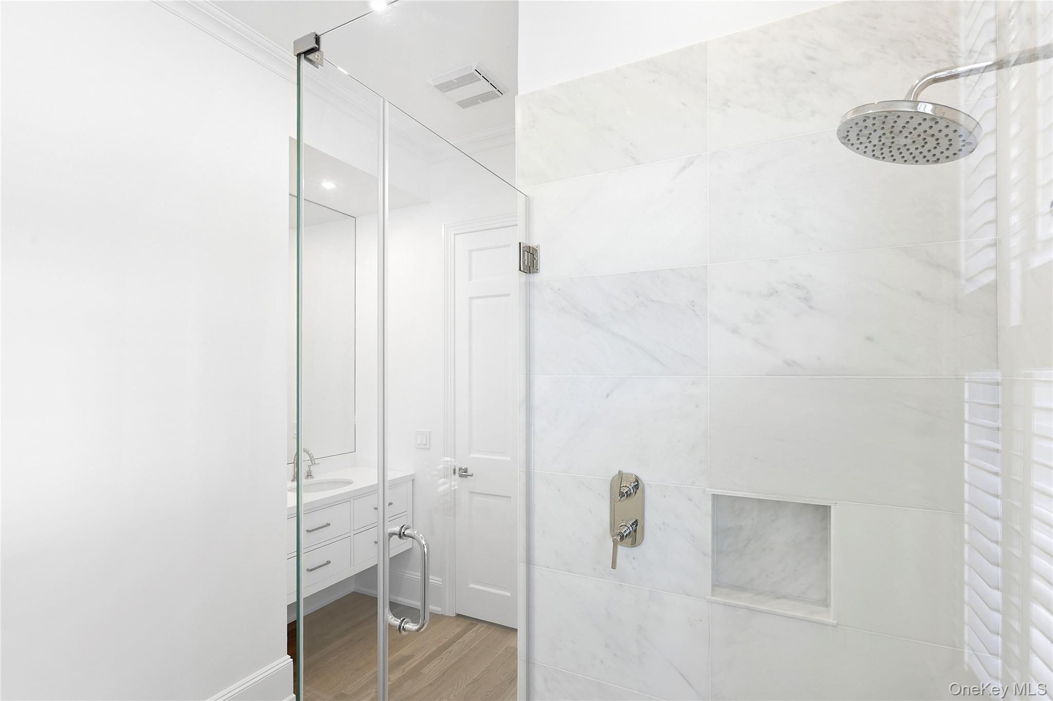 #19 photo, 344 Great Plains Road, Southampton , NY 11968