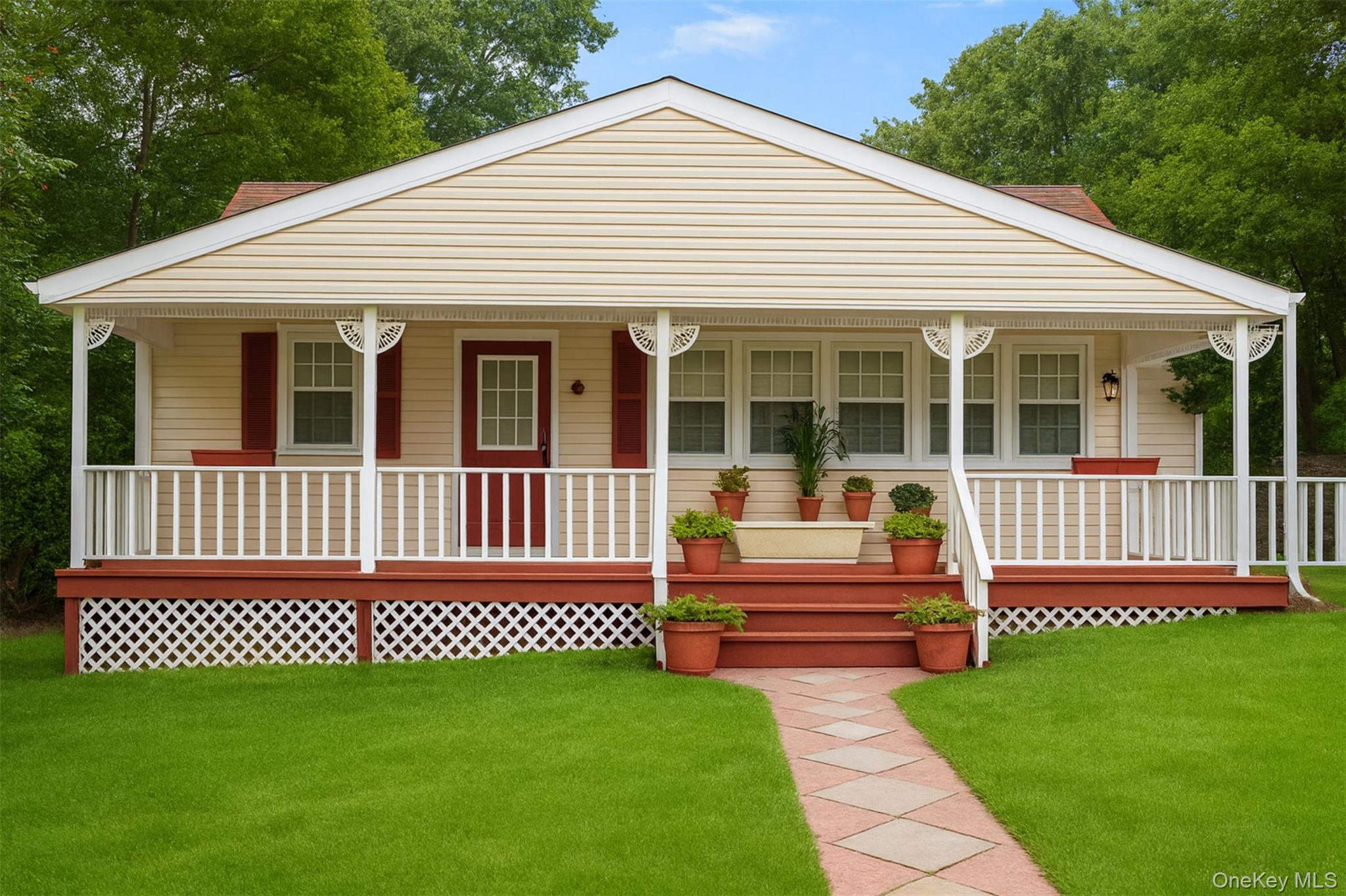 #1 photo, 10 Pinedale Avenue, サフォーク郡 Farmingville , NY 11738