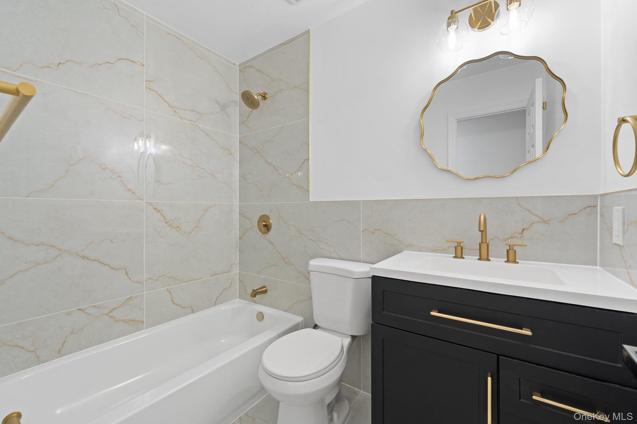 #5 photo, 10 Pinedale Avenue, サフォーク郡 Farmingville , NY 11738