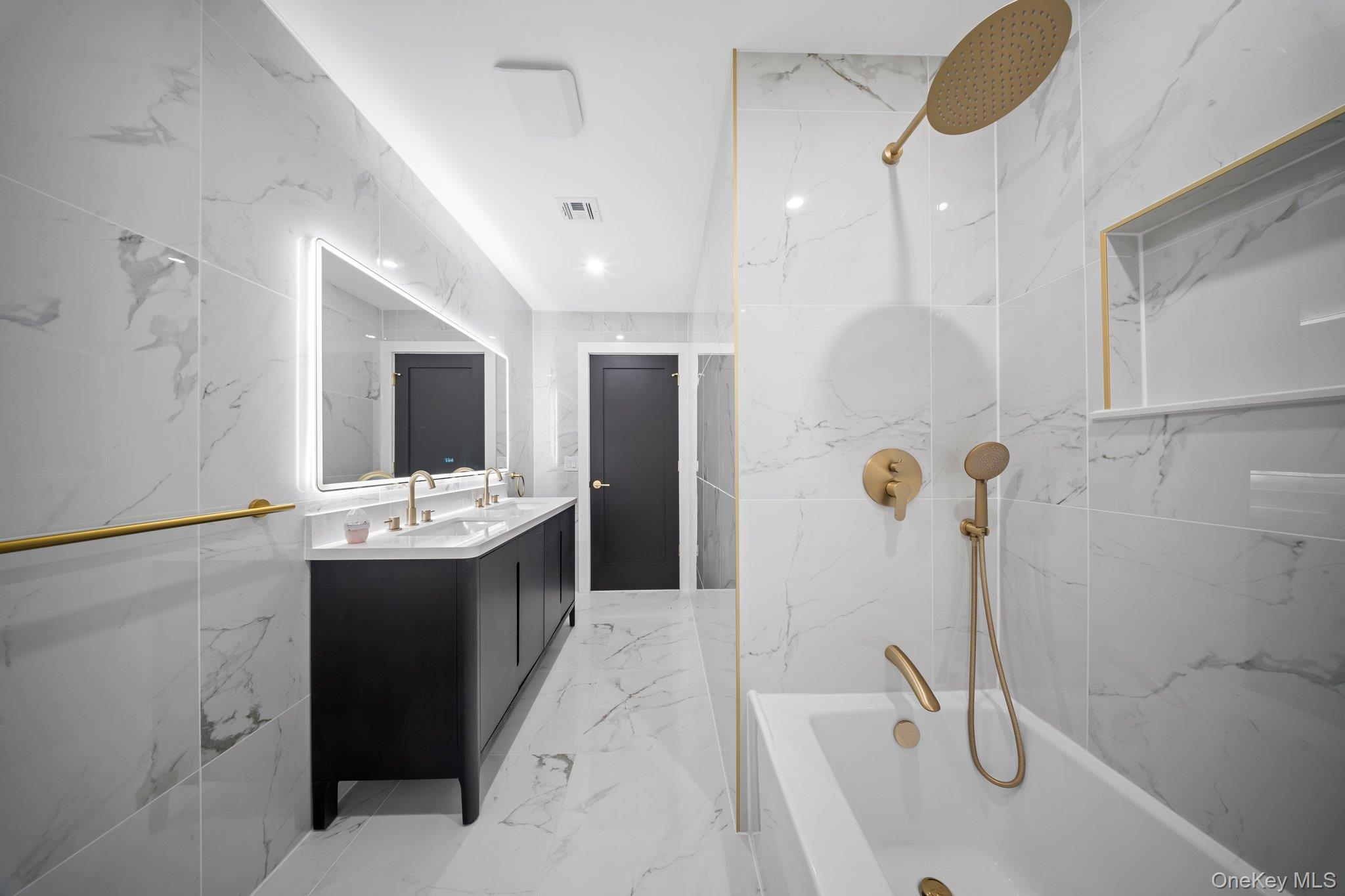 #8 photo, 10 Pinedale Avenue, サフォーク郡 Farmingville , NY 11738