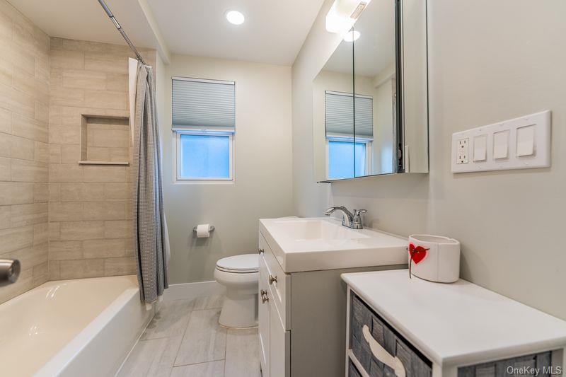 #16 photo, 4116 169th Street, Flushing , NY 11358