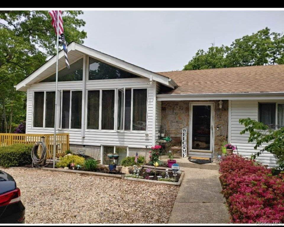 #1 photo, 37 Knollcrest Avenue, Farmingville , NY 11738