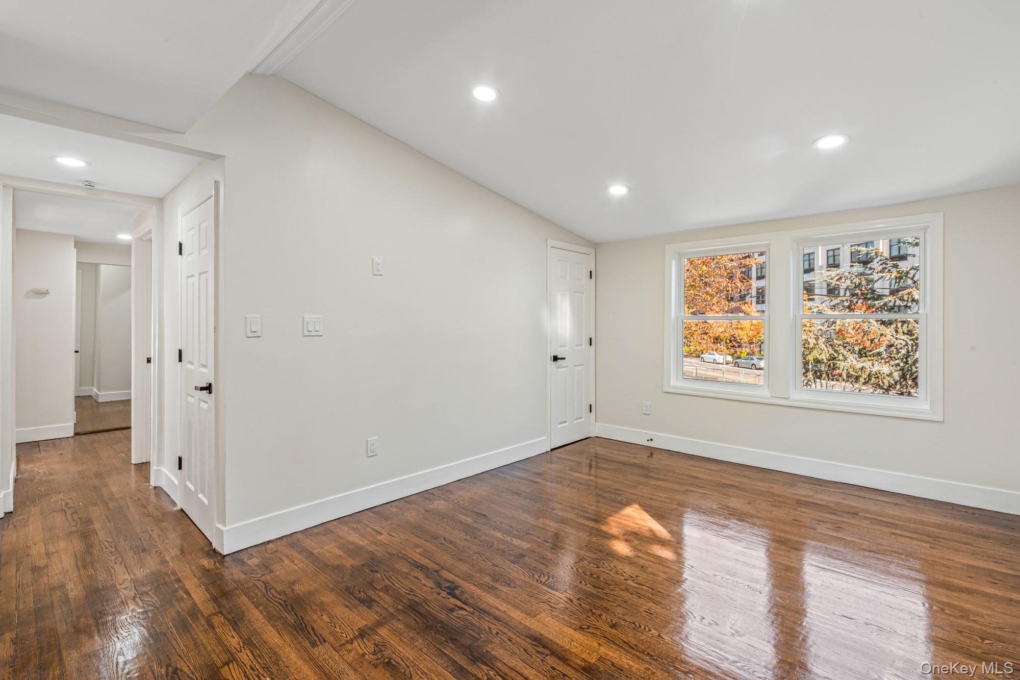 #11 photo, 6 Mccue Street, Wheatley Heights , NY 11798