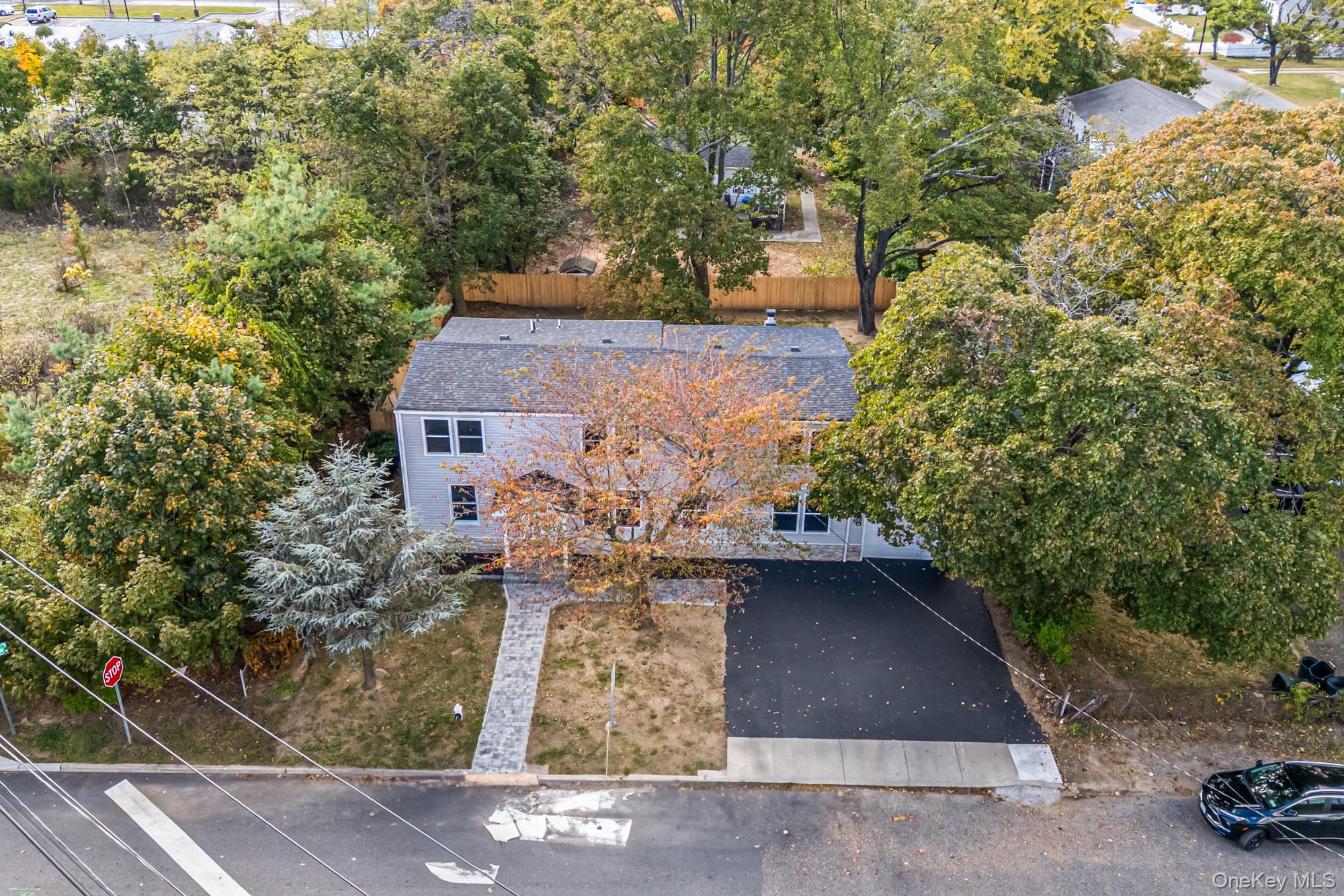 #2 photo, 6 Mccue Street, Wheatley Heights , NY 11798