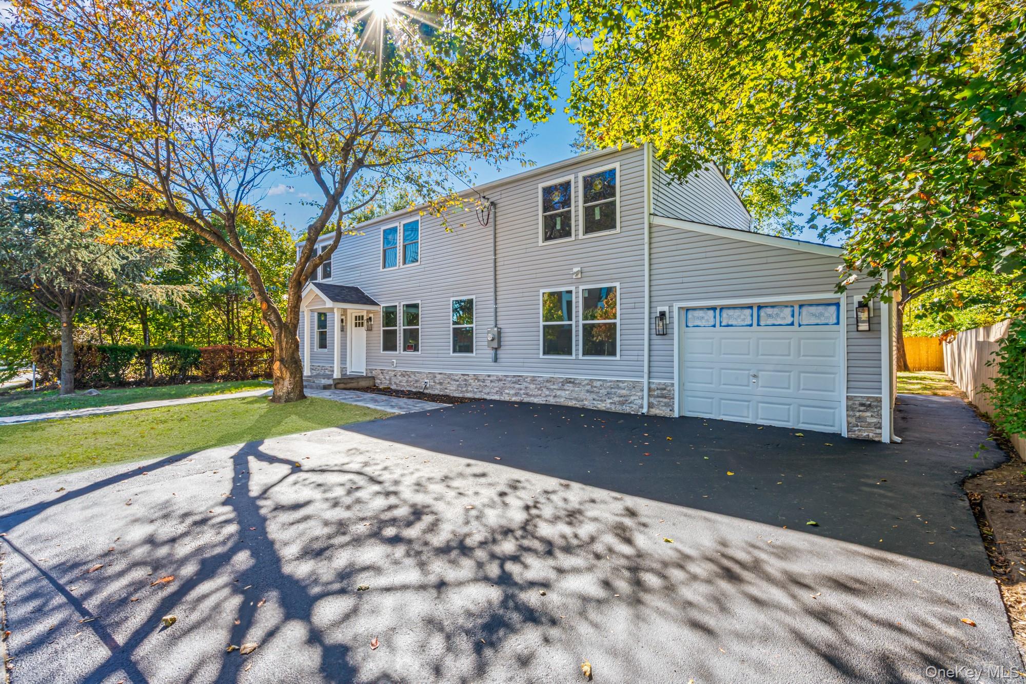 #3 photo, 6 Mccue Street, Wheatley Heights , NY 11798