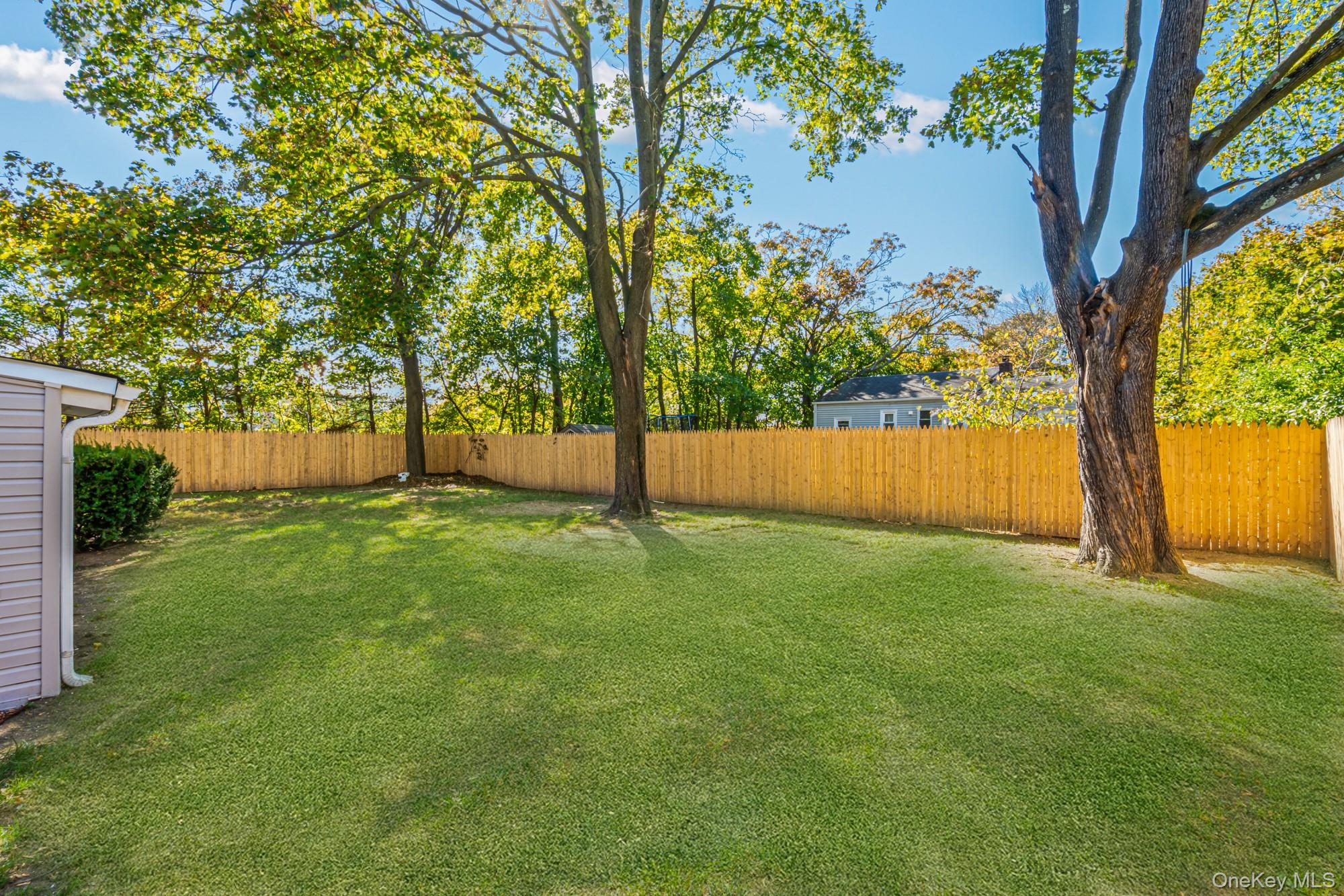 #4 photo, 6 Mccue Street, Wheatley Heights , NY 11798