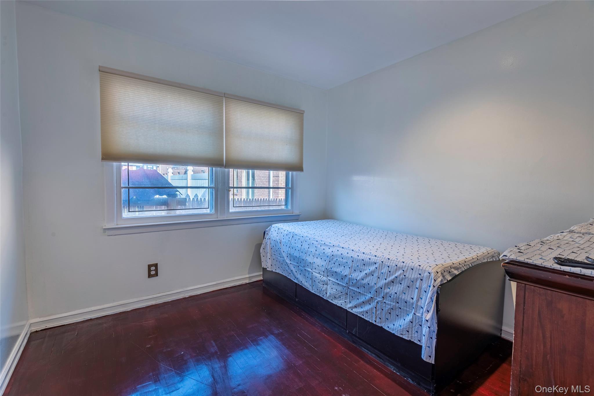 #14 photo, 244-19 Grand Central Parkway, Douglaston , NY 11362