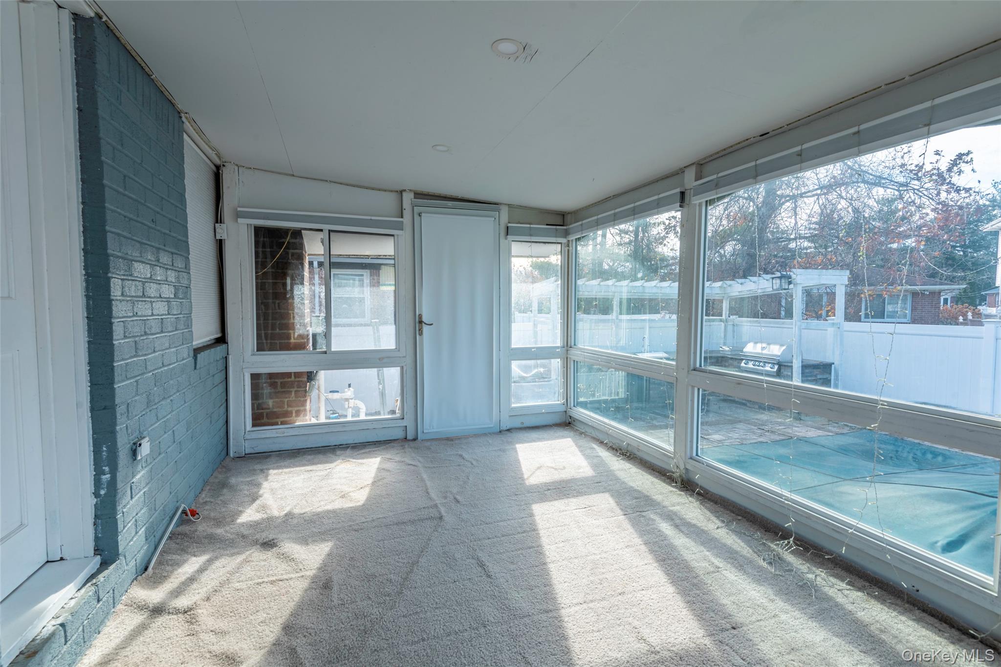 #16 photo, 244-19 Grand Central Parkway, Douglaston , NY 11362