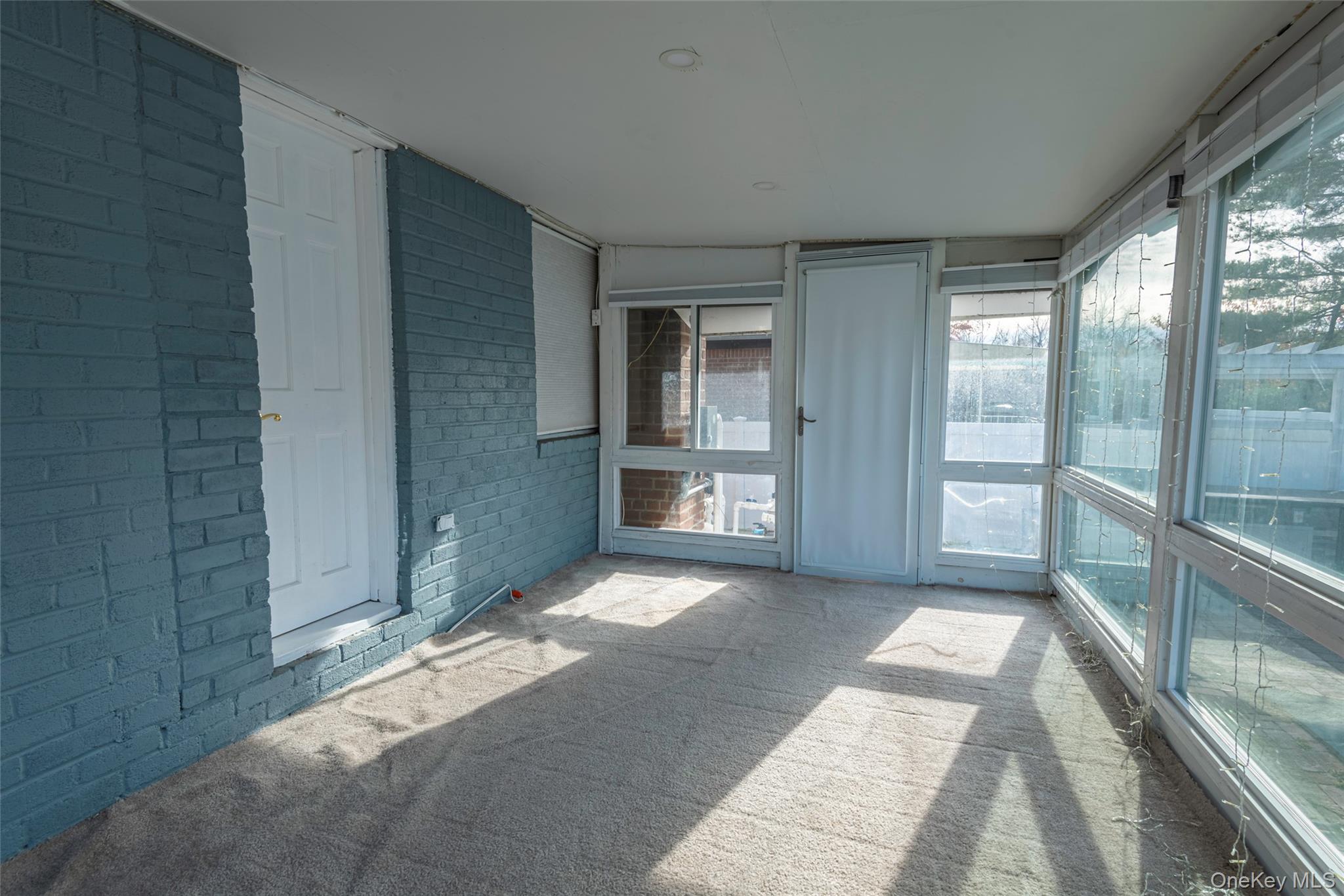 #17 photo, 244-19 Grand Central Parkway, Douglaston , NY 11362