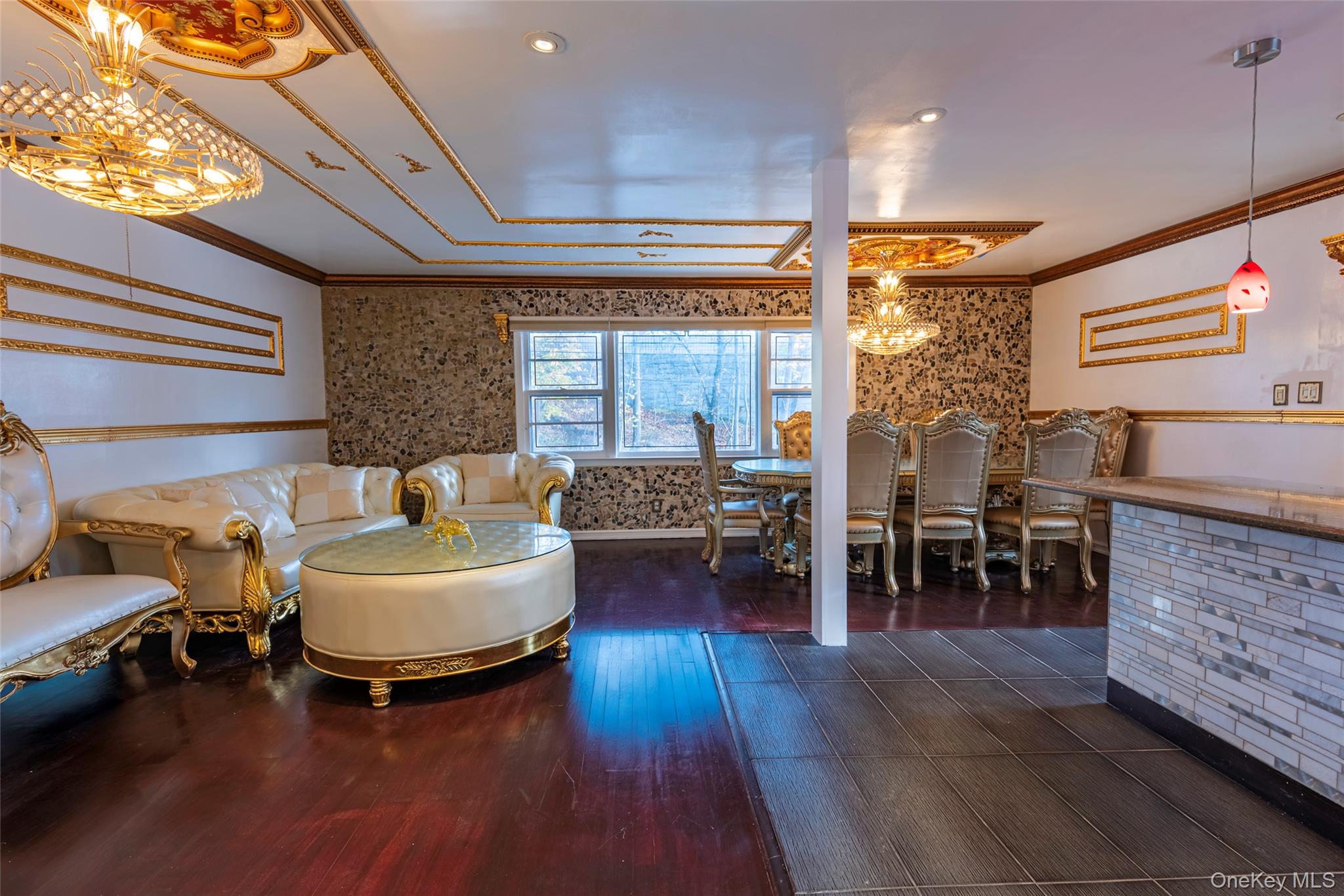 #3 photo, 244-19 Grand Central Parkway, Douglaston , NY 11362