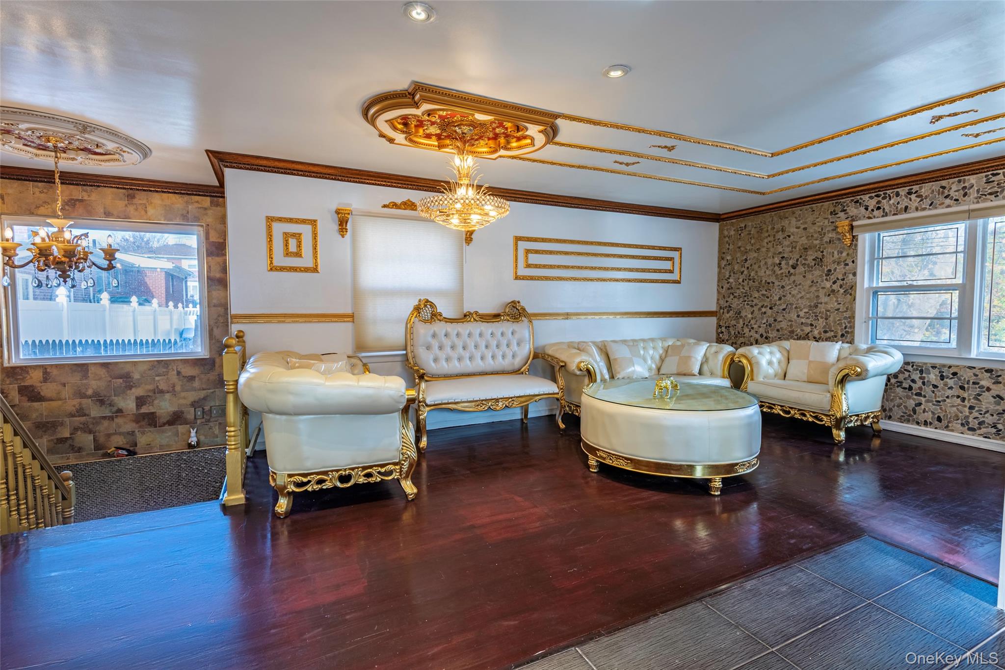 #4 photo, 244-19 Grand Central Parkway, Douglaston , NY 11362