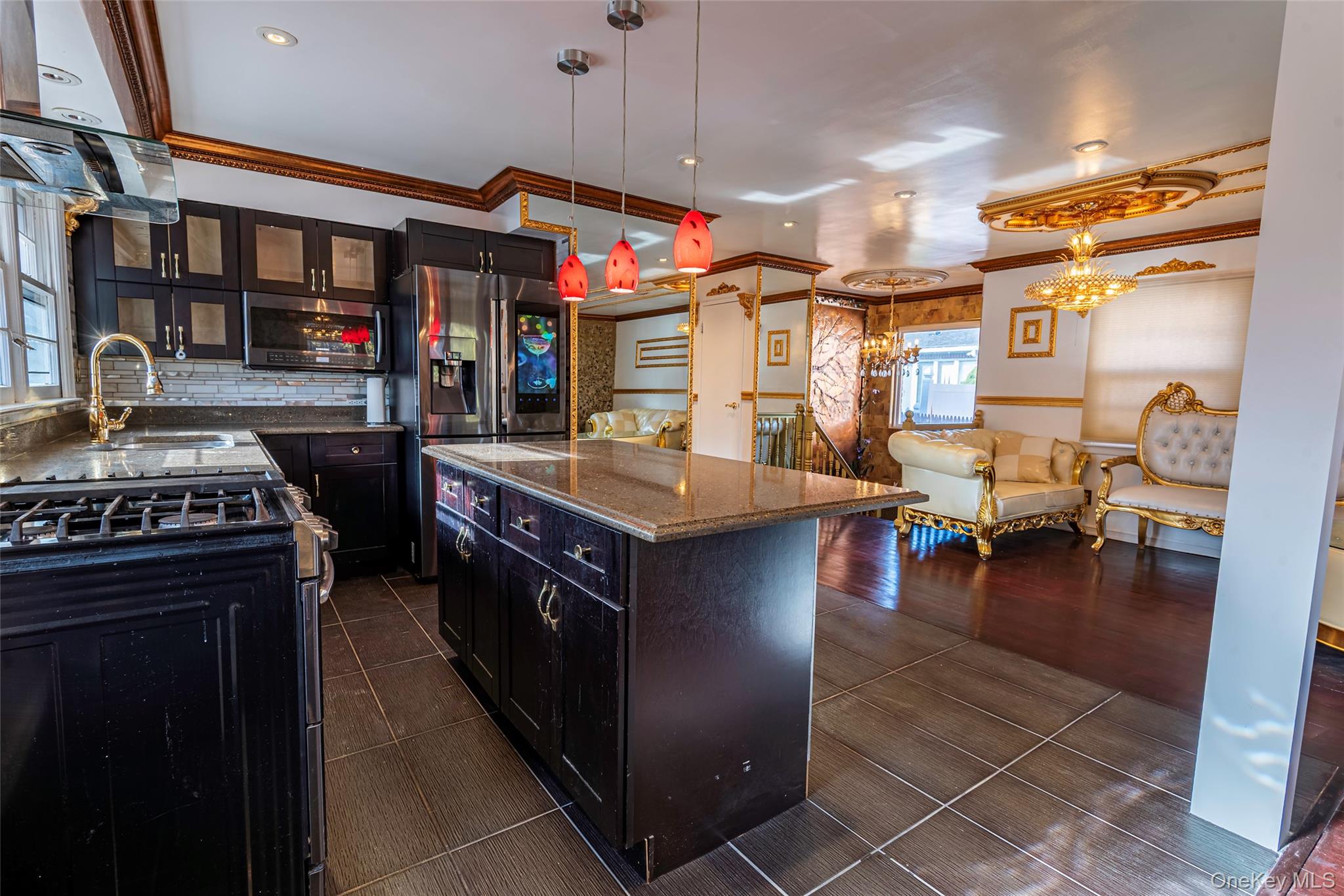 #7 photo, 244-19 Grand Central Parkway, Douglaston , NY 11362