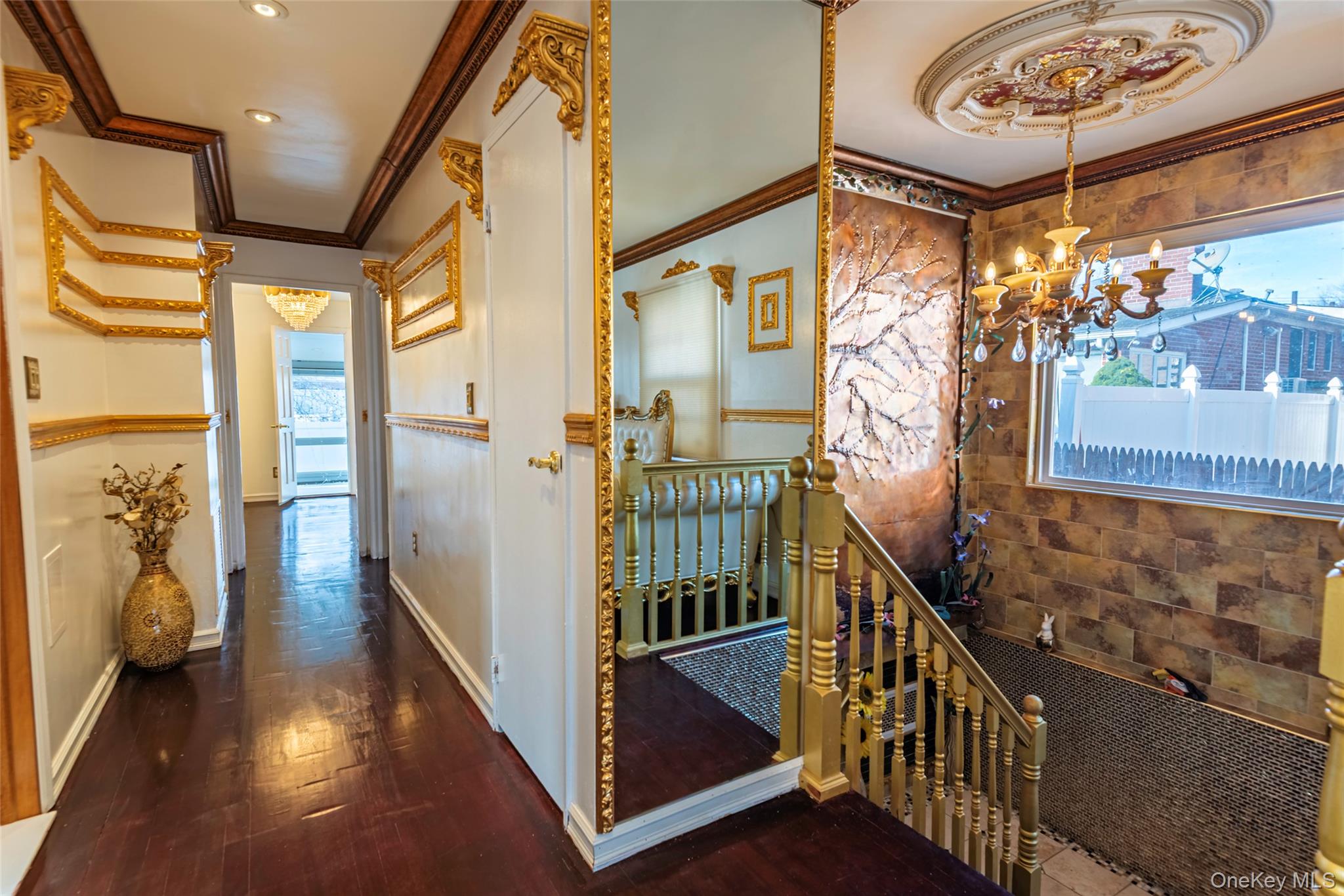 #9 photo, 244-19 Grand Central Parkway, Douglaston , NY 11362