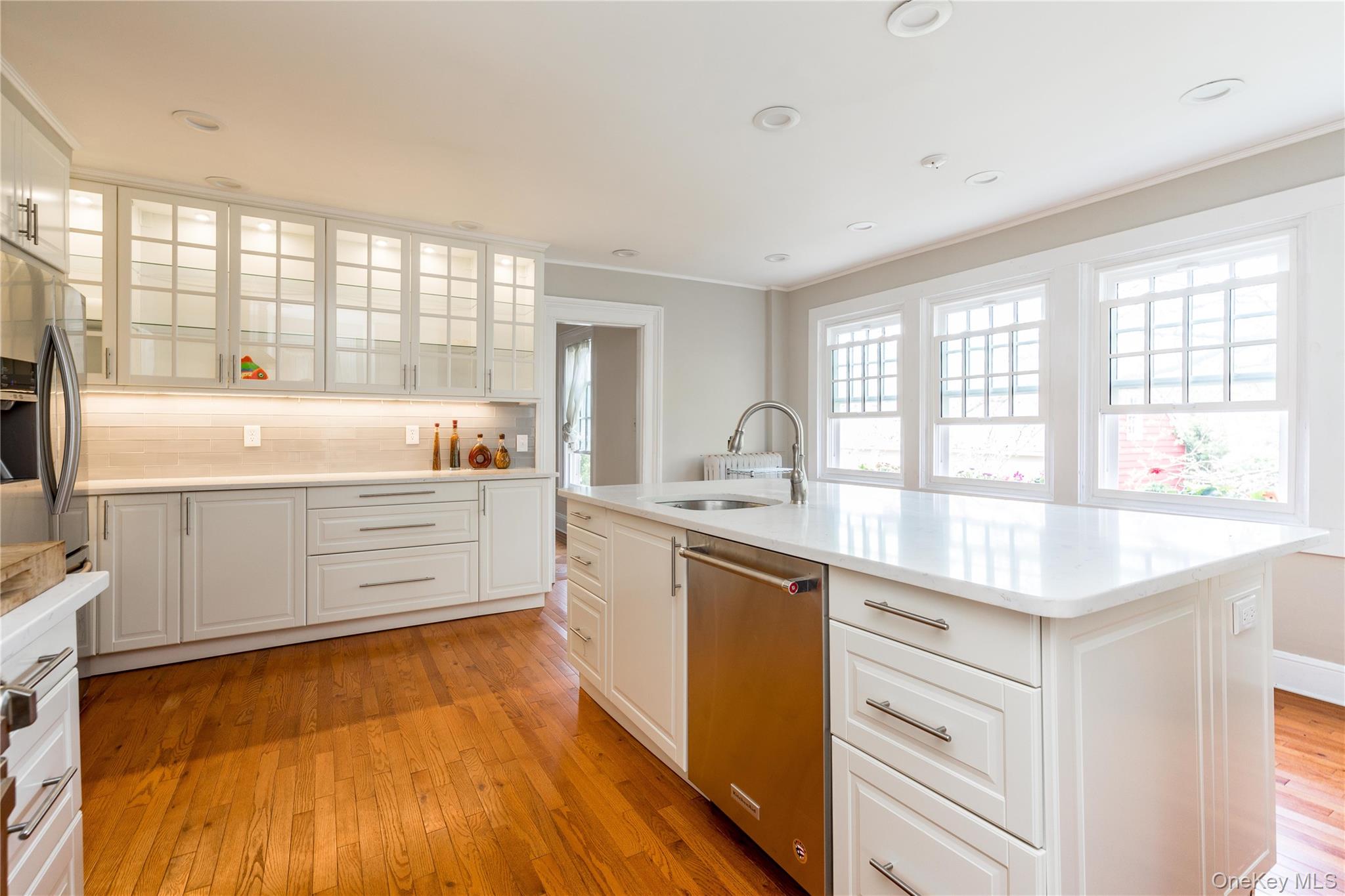 #1 photo, 39-26/24 213 Street, Bayside , NY 11361