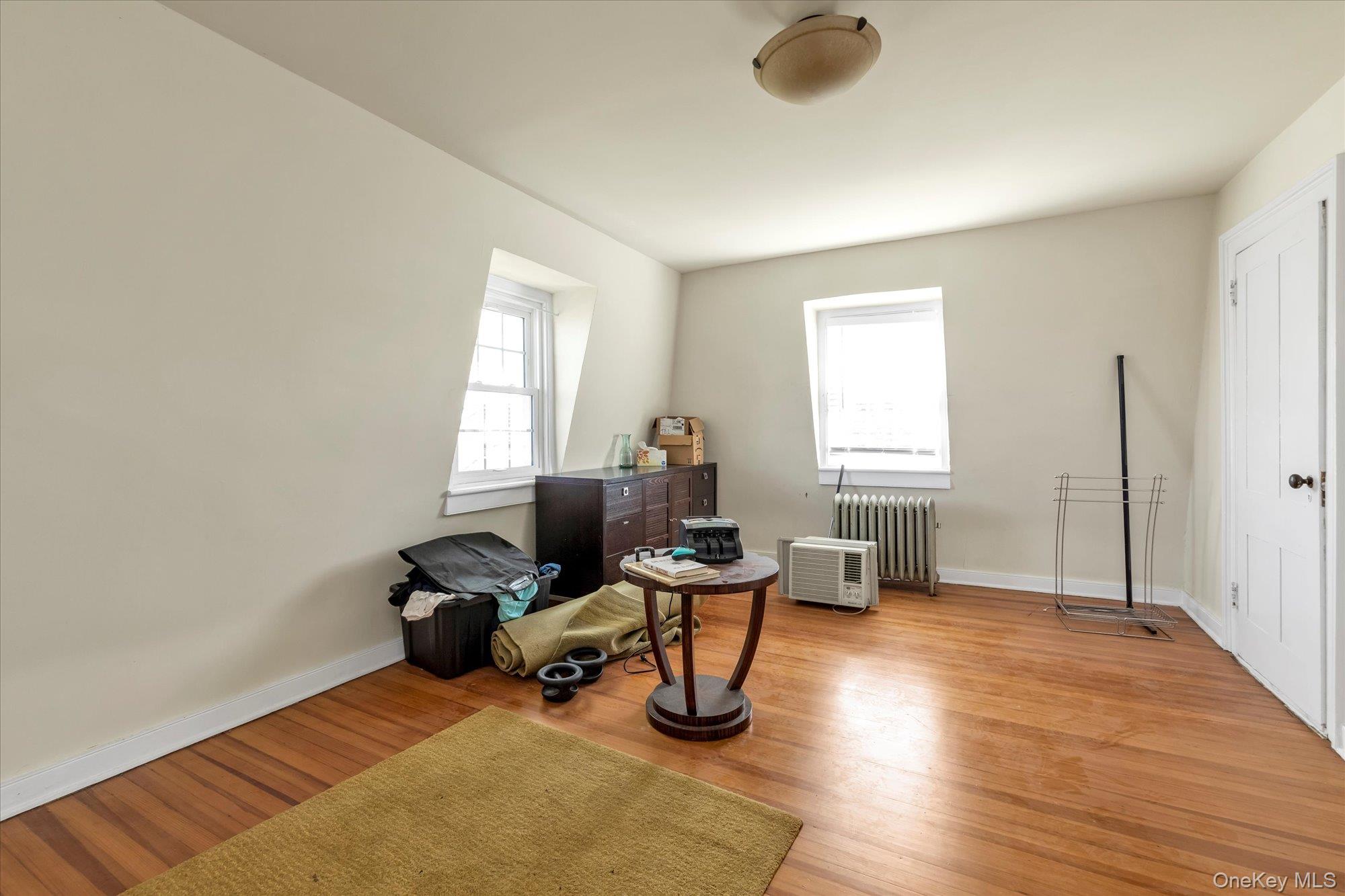 #13 photo, 39-26/24 213 Street, Bayside , NY 11361