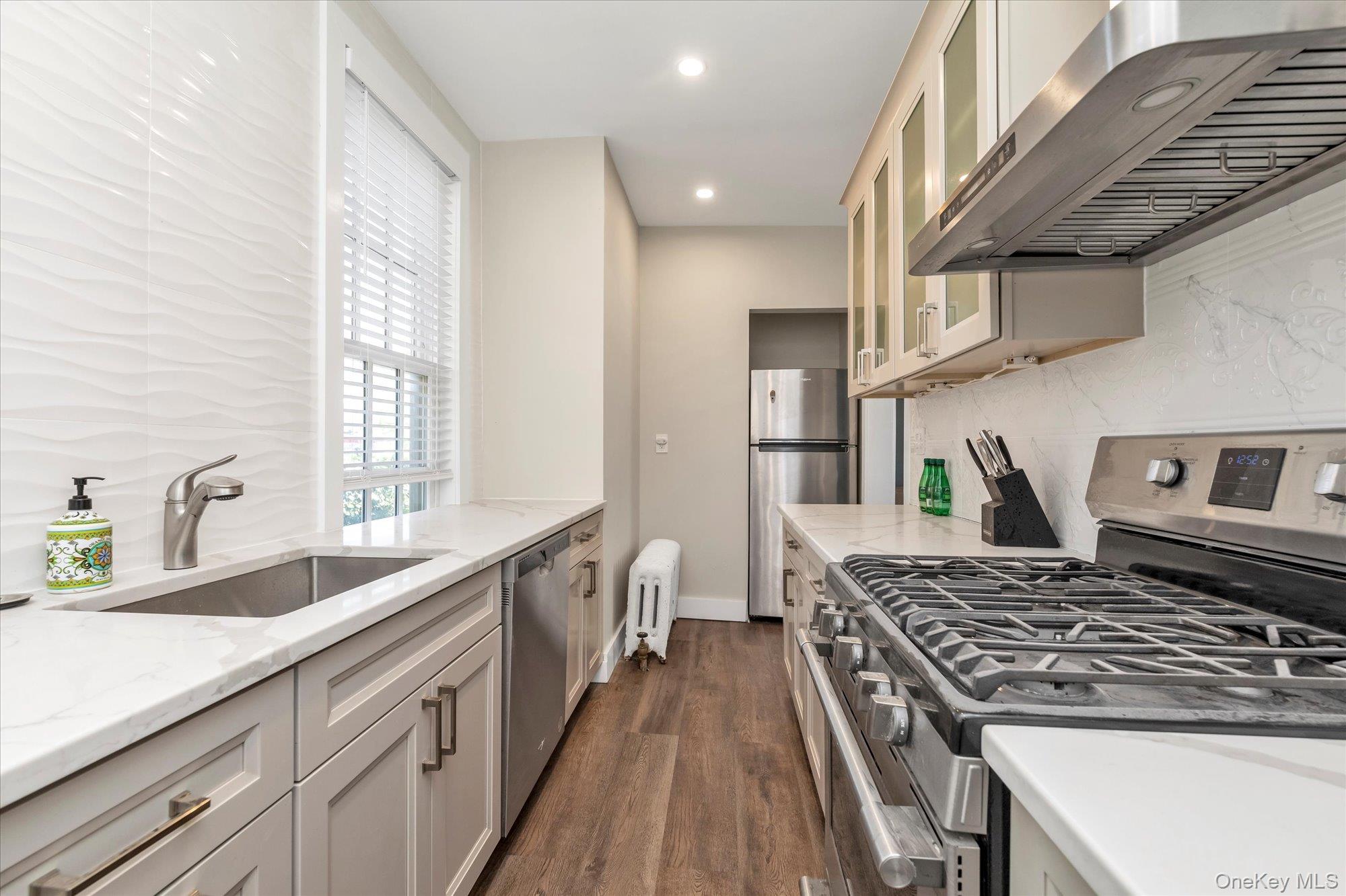 #14 photo, 39-26/24 213 Street, Bayside , NY 11361