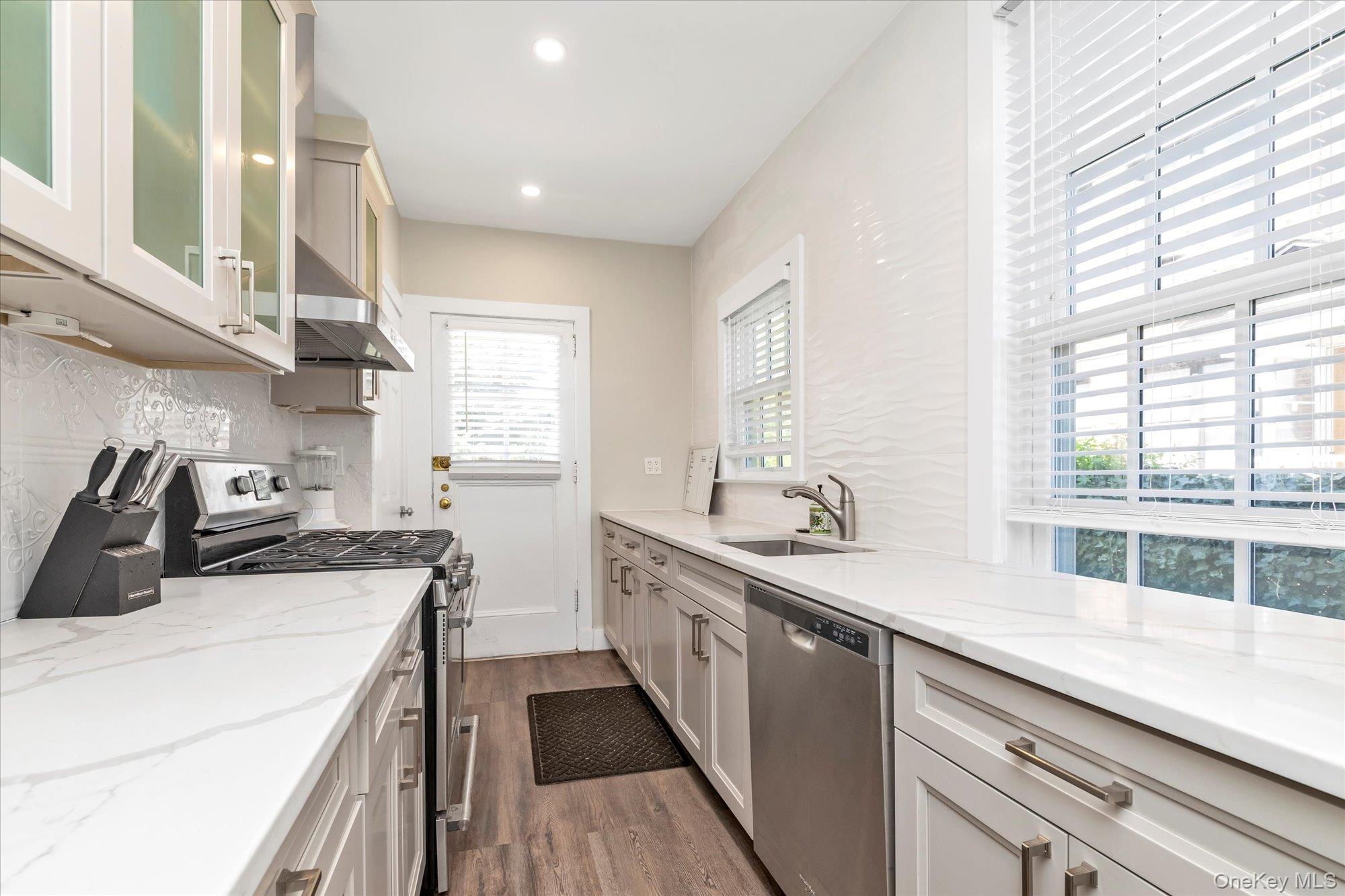 #15 photo, 39-26/24 213 Street, Bayside , NY 11361