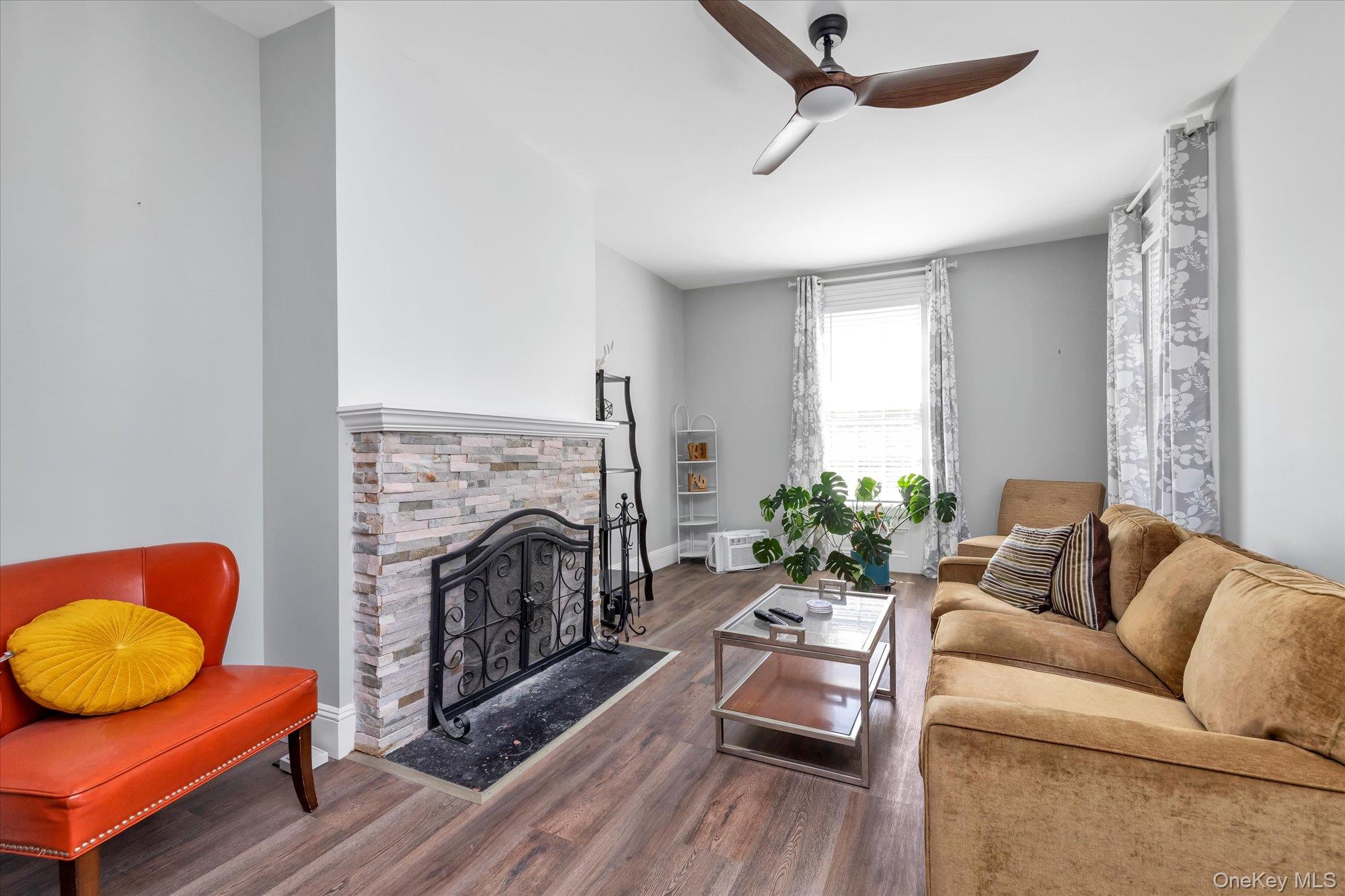 #16 photo, 39-26/24 213 Street, Bayside , NY 11361