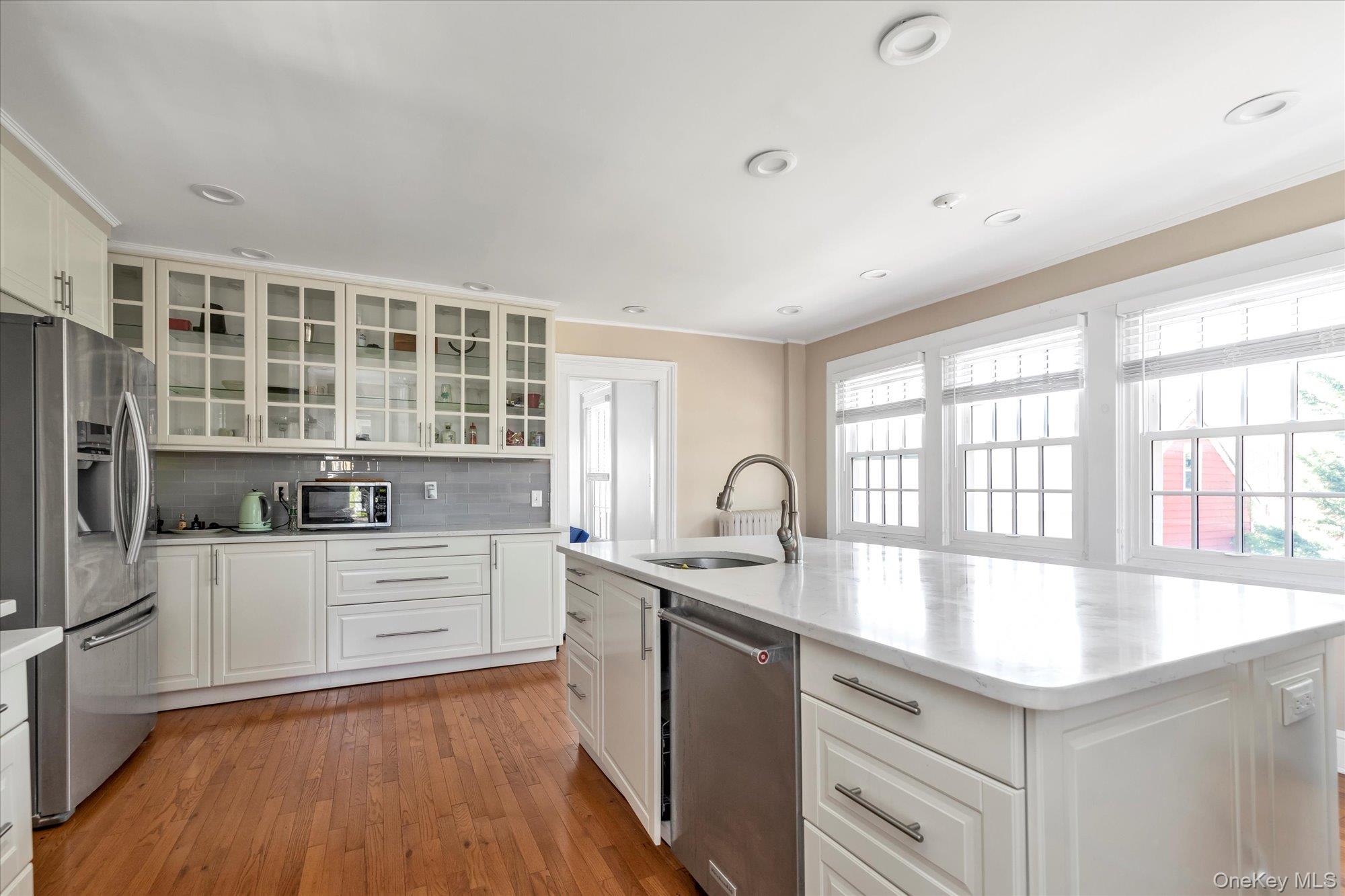 #4 photo, 39-26/24 213 Street, Bayside , NY 11361